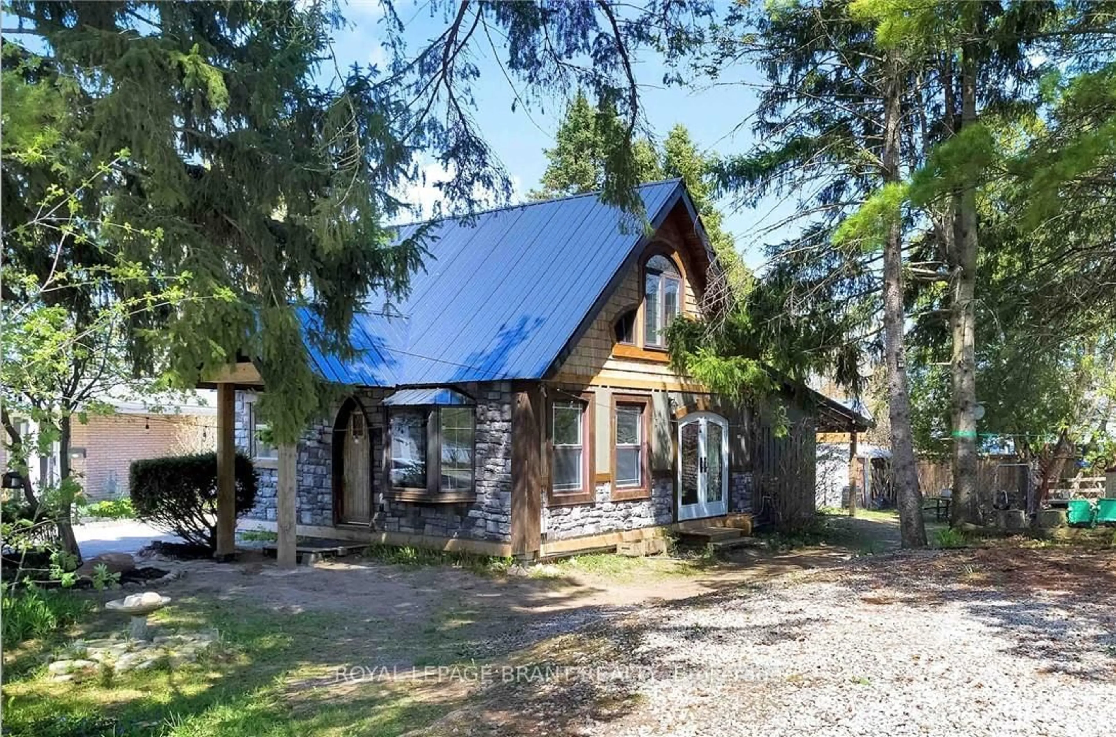 A pic from outside/outdoor area/front of a property/back of a property/a pic from drone, unknown for 6 Churchill Dr, Brant Ontario N3L 1J1