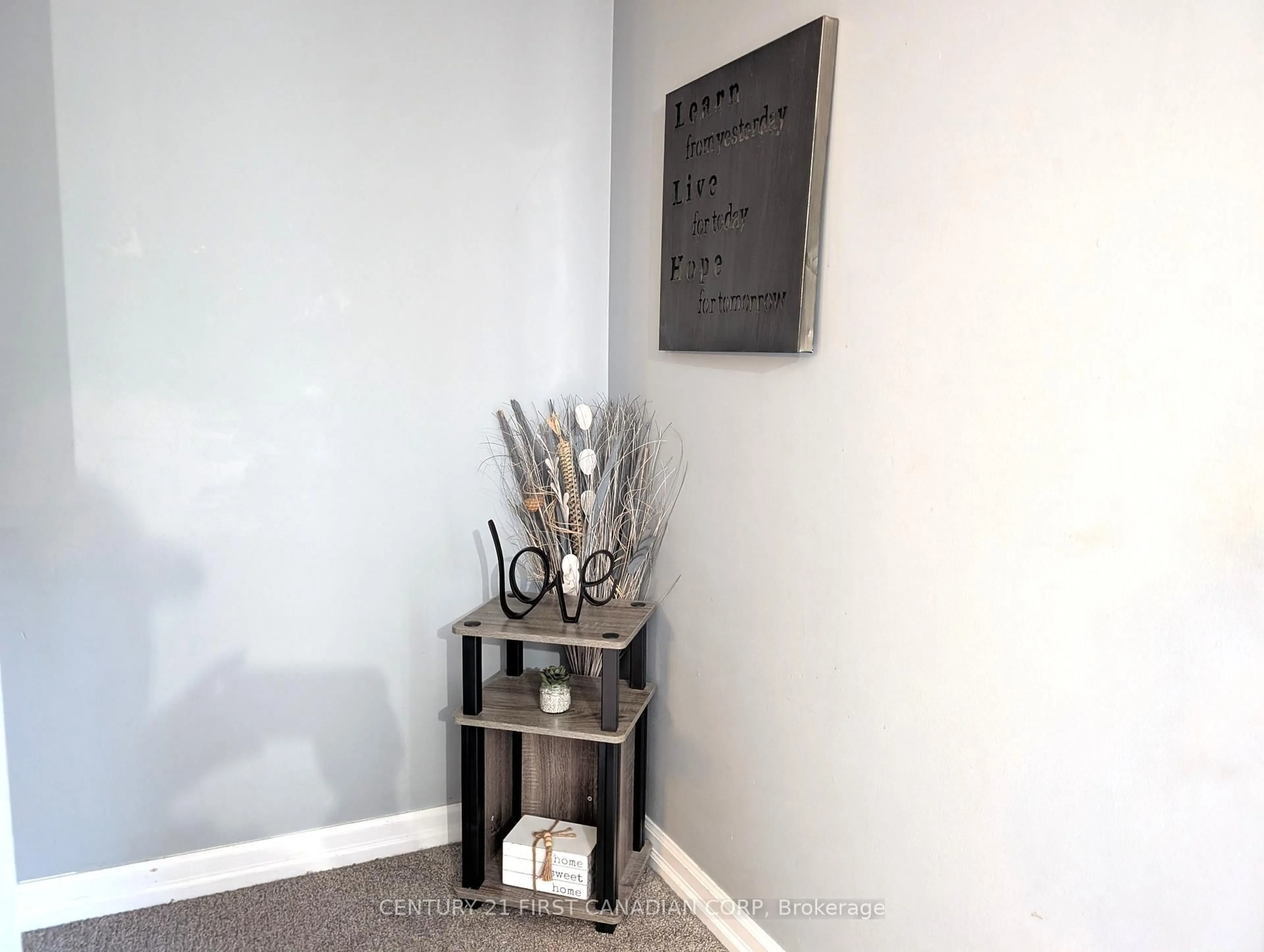 Indoor entryway for 110 Deveron Cres #49, London South Ontario N5Z 4W7