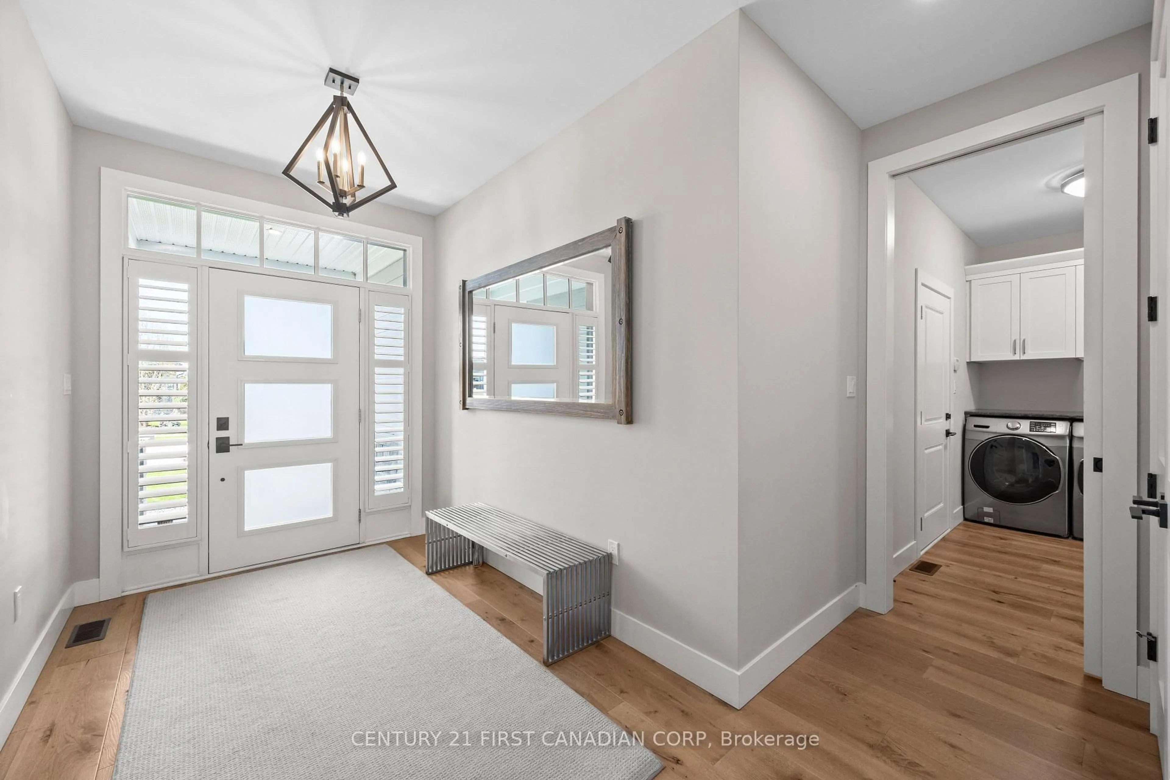 Indoor entryway for 65 Deerfield Rd, Lambton Shores Ontario N0M 1T0
