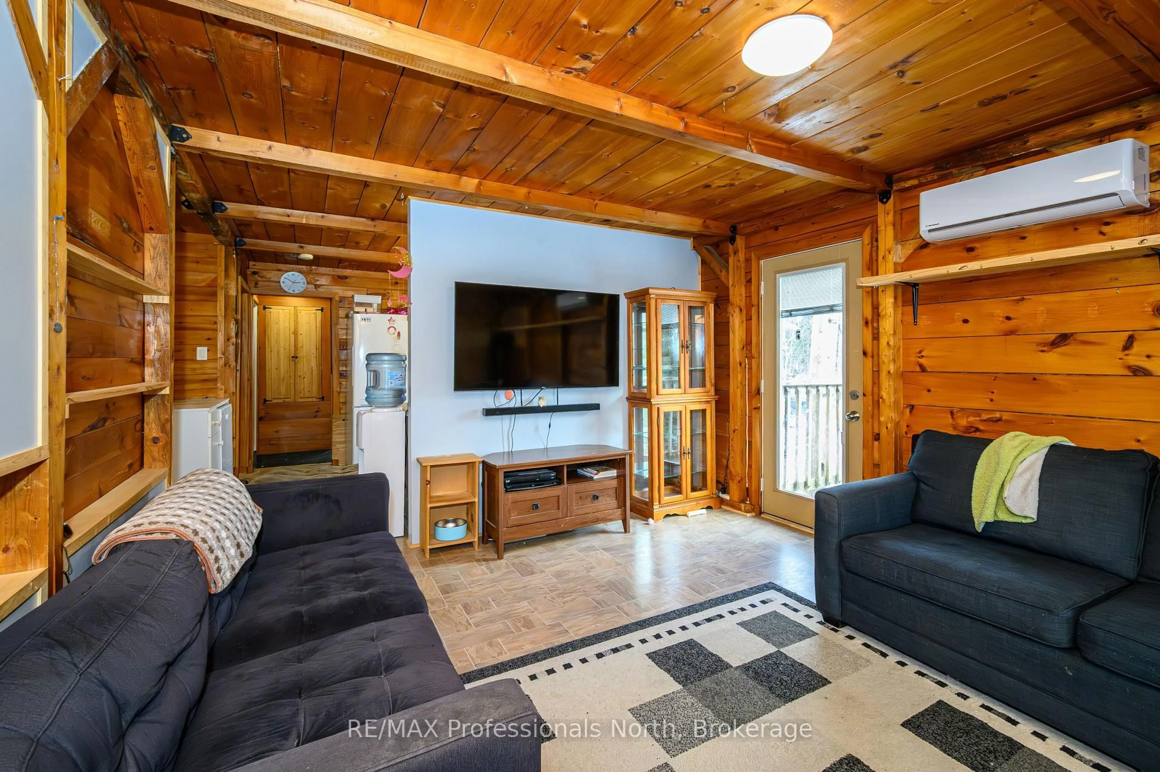 Unknown for 2315 Aspdin Rd, Huntsville Ontario P0B 1M0
