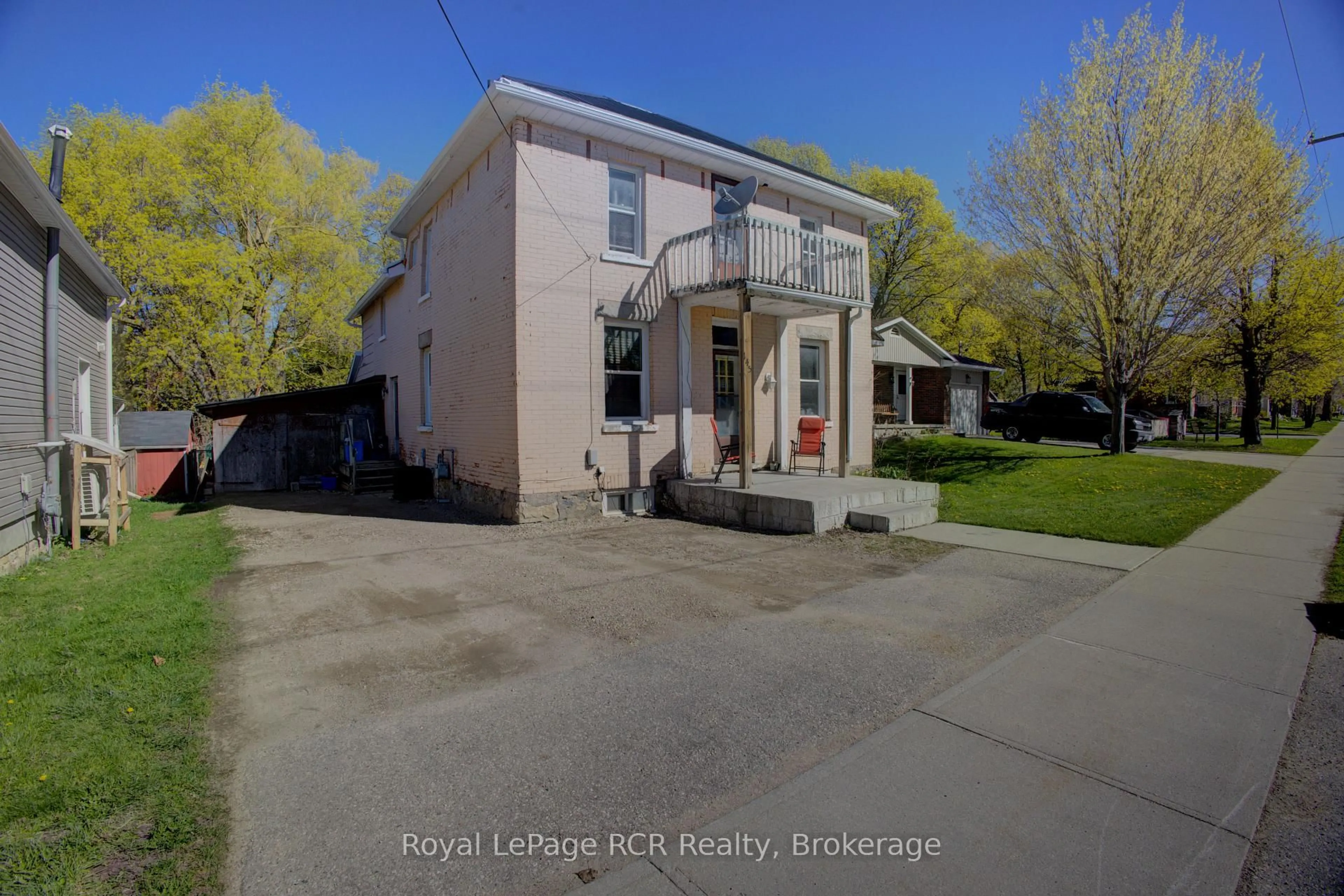 A pic from outside/outdoor area/front of a property/back of a property/a pic from drone, street for 145 Frederick St, Wellington North Ontario N0G 1A0