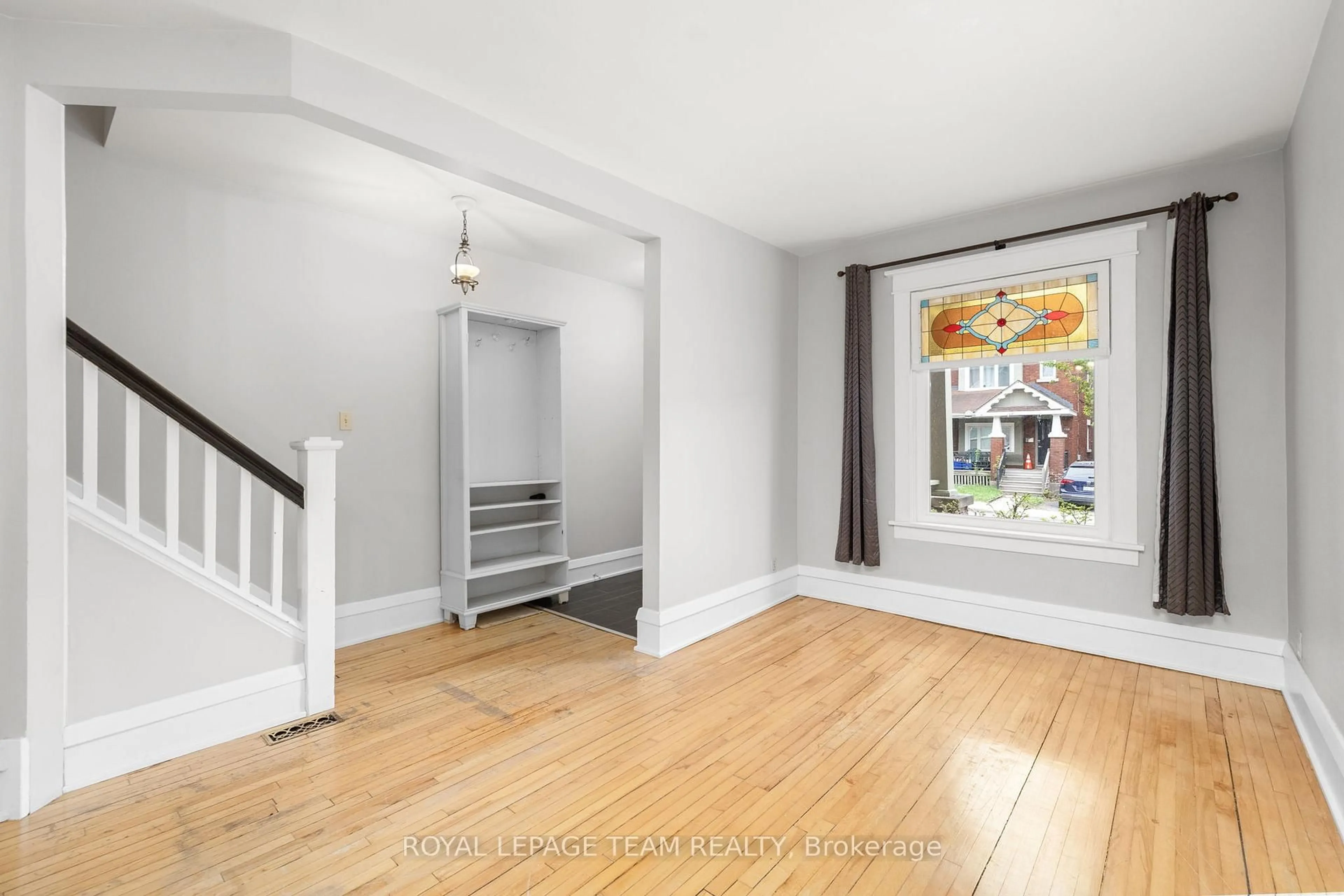 Unknown for 183 Goulburn Ave, Ottawa Ontario K1N 8E3