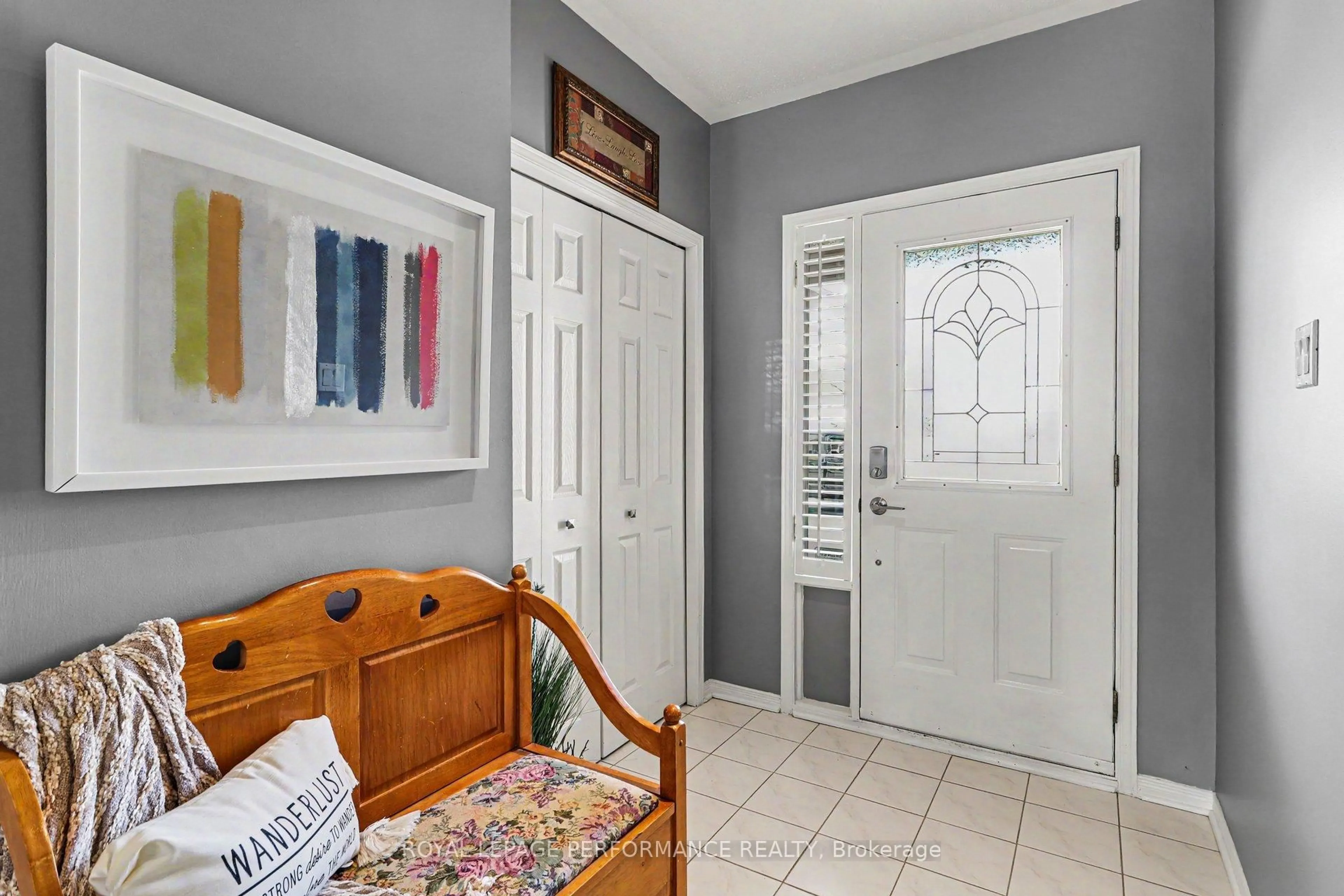 Indoor entryway for 1702 Jobin Cres, Ottawa Ontario K1J 1C5