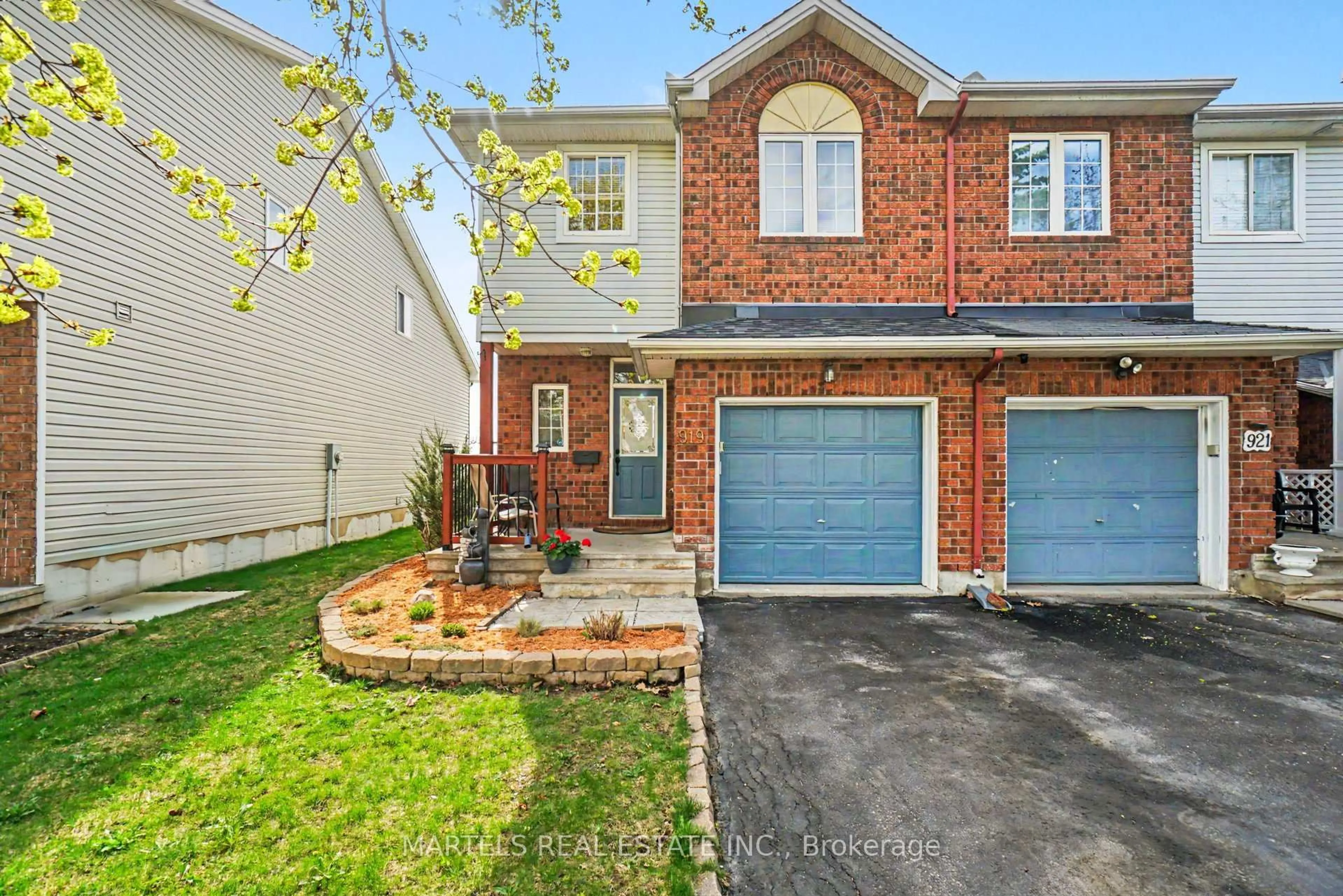 Home with brick exterior material, street for 919 Markwick Cres, Ottawa Ontario K4A 4J1
