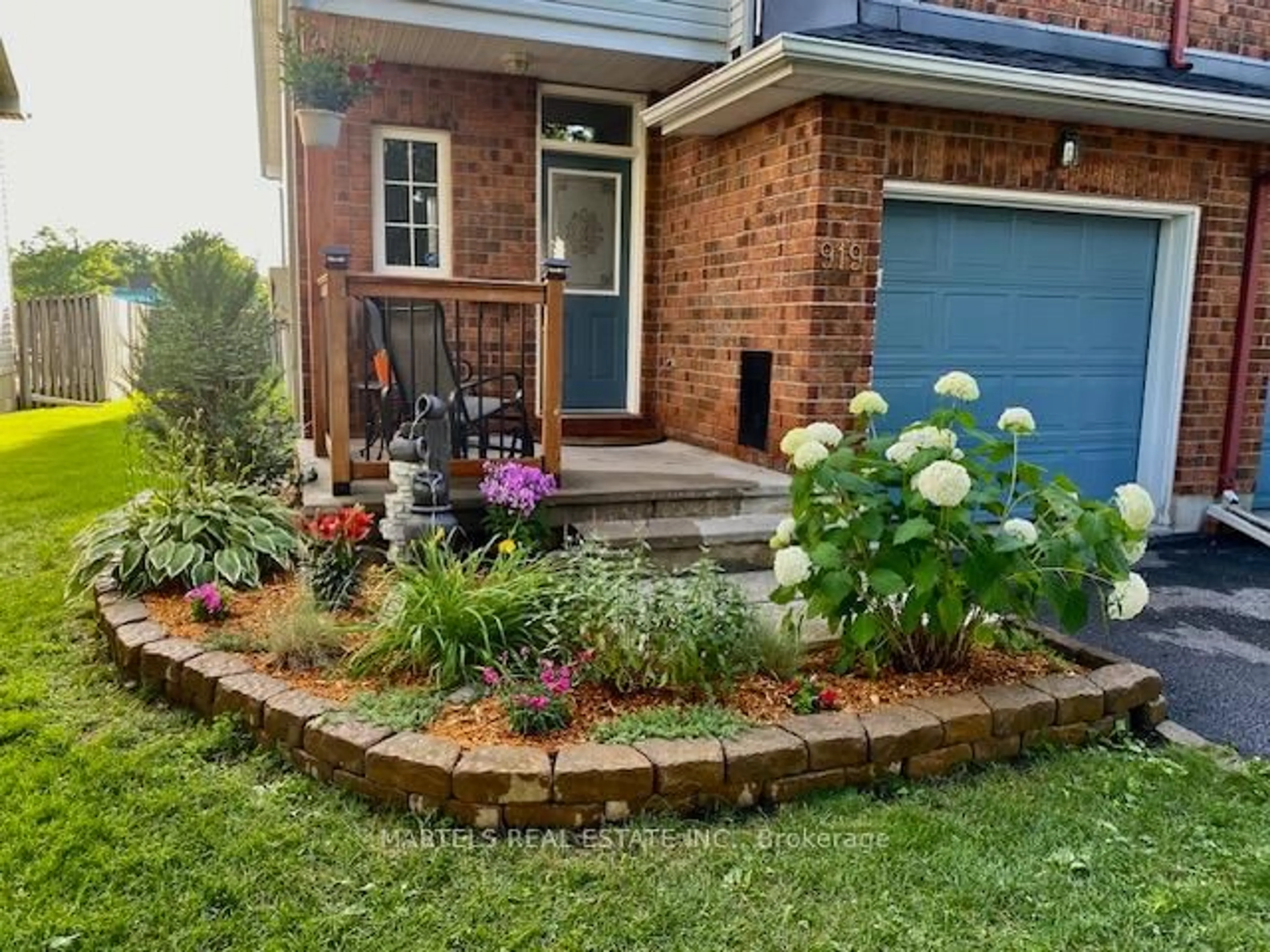 Unknown for 919 Markwick Cres, Ottawa Ontario K4A 4J1