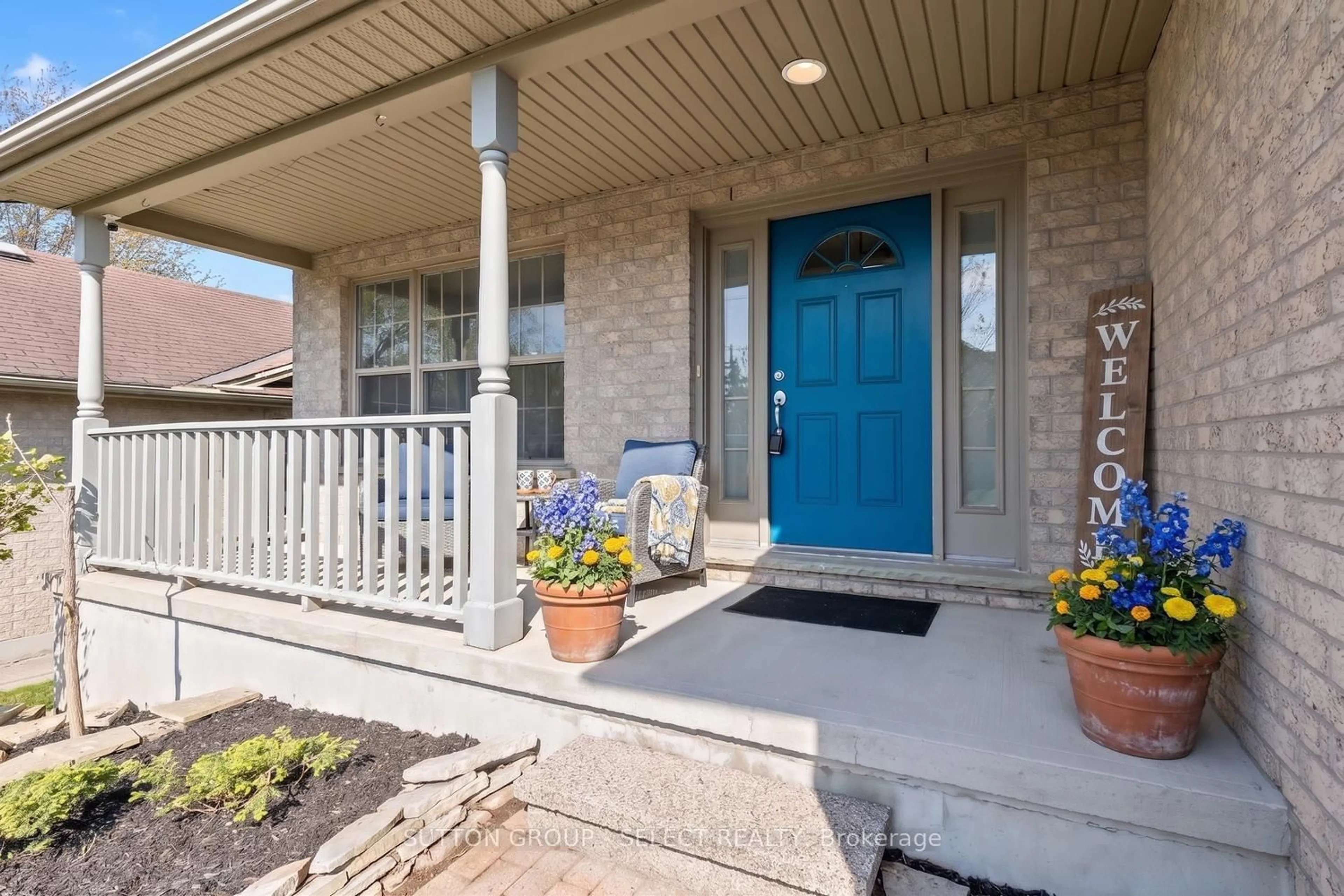 Indoor entryway for 176 Buttercup Crt, London North Ontario N6G 5M6