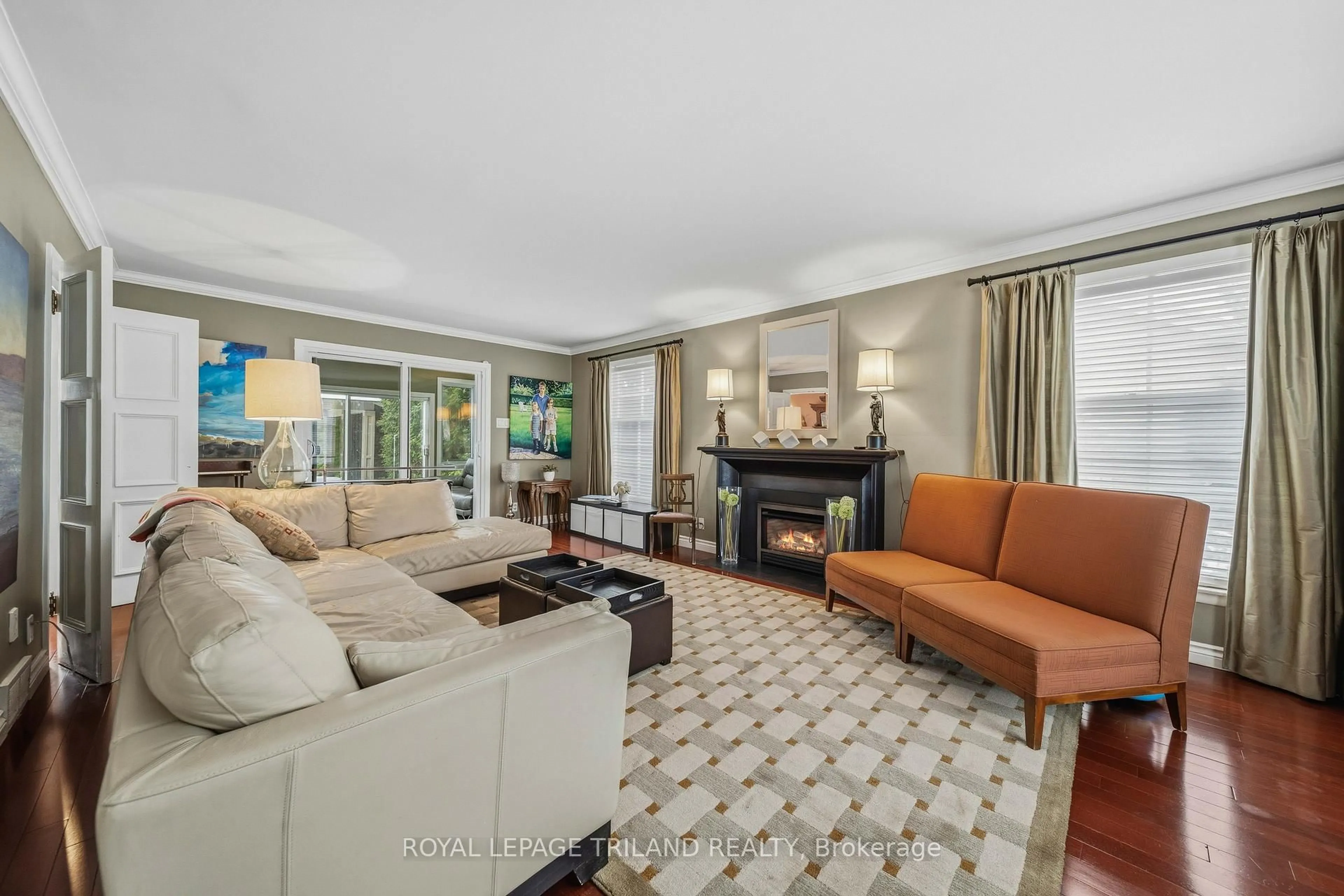 Living room with furniture, unknown for 1104 The Pkwy, London East Ontario N6A 2X3