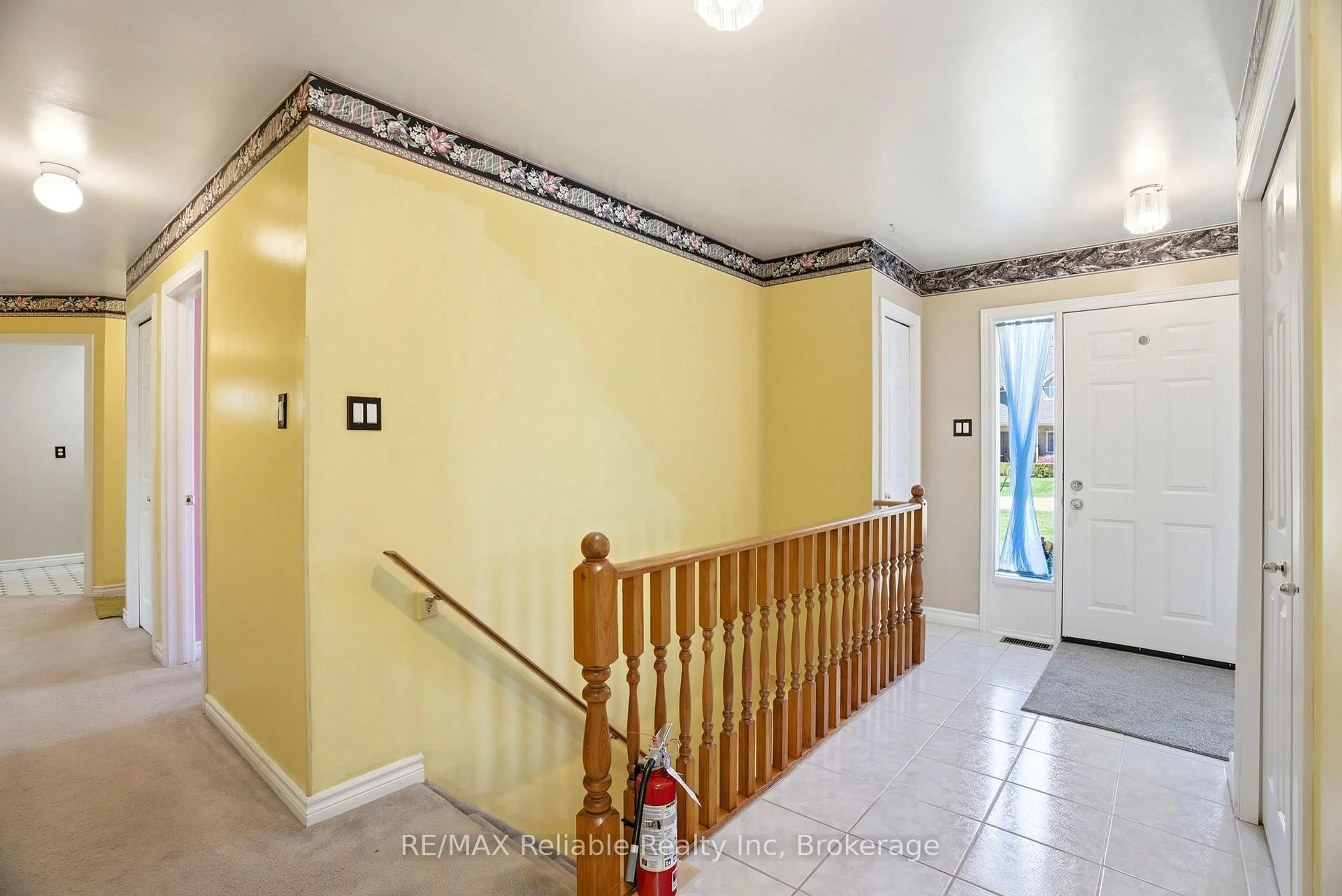 Indoor foyer for 235 Willis Way, South Huron Ontario N0M 1S2