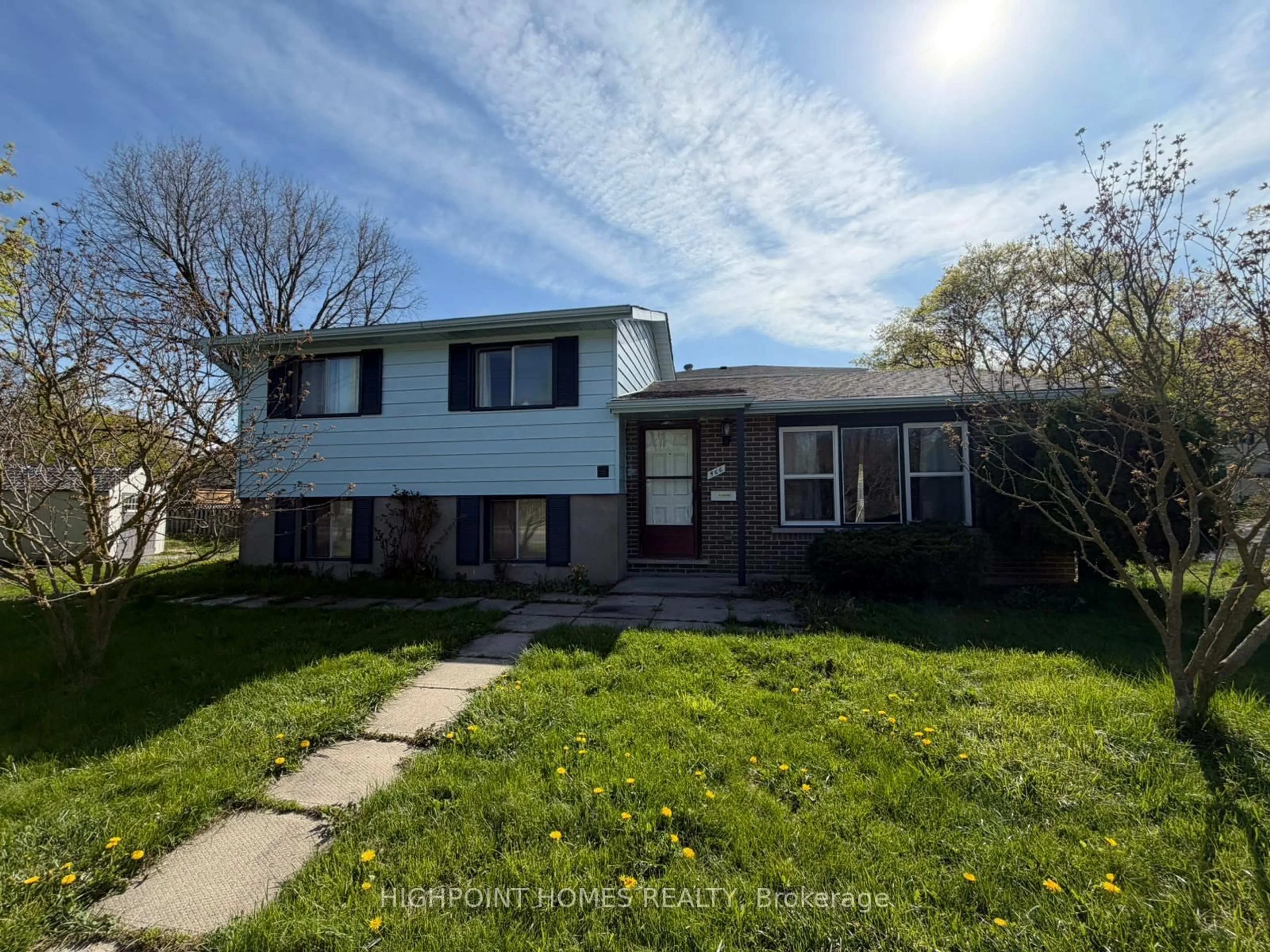 Home with vinyl exterior material, street for 466 Midwood Cres, Waterloo Ontario N2L 5N5