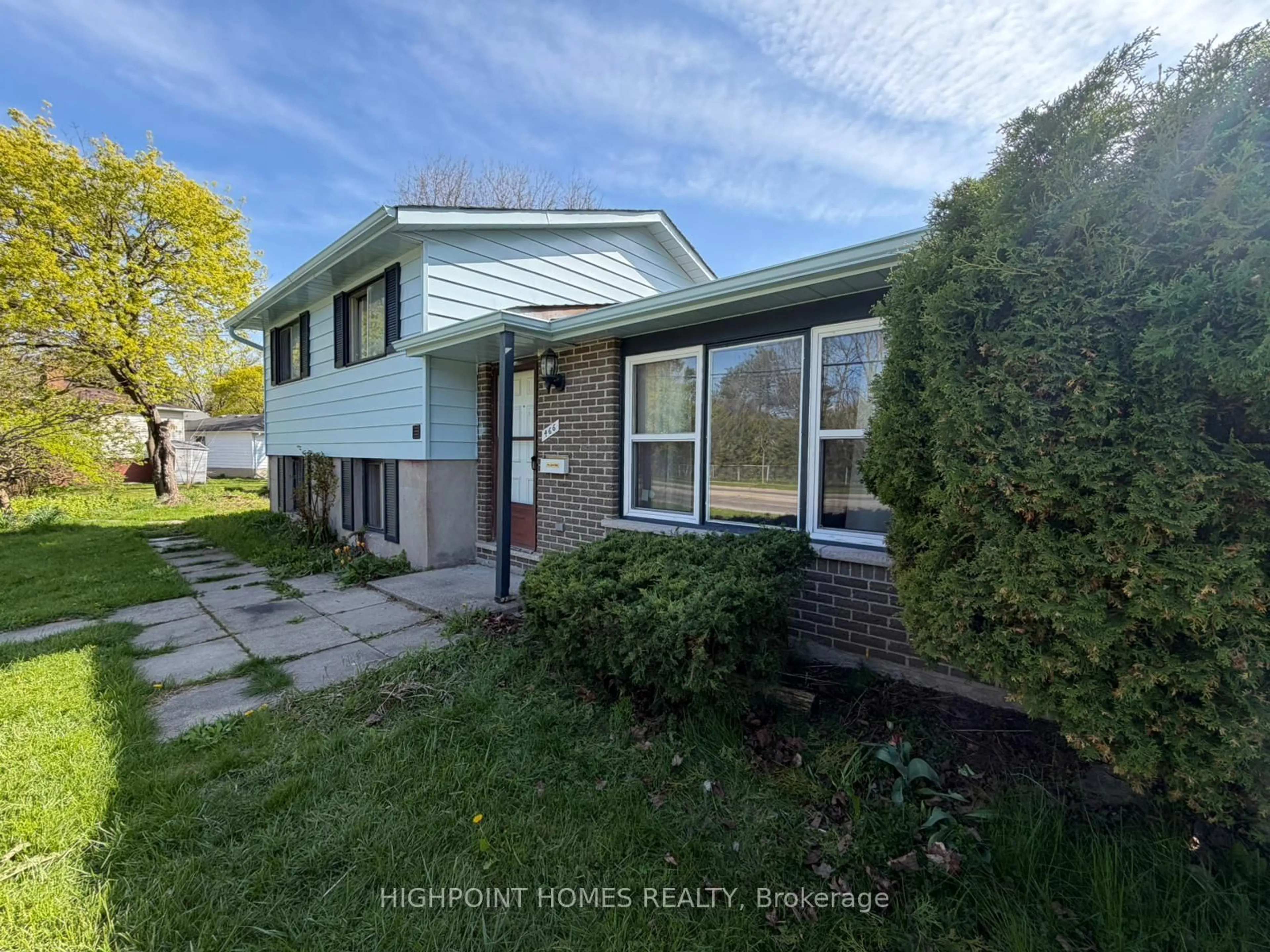 Home with vinyl exterior material, street for 466 Midwood Cres, Waterloo Ontario N2L 5N5