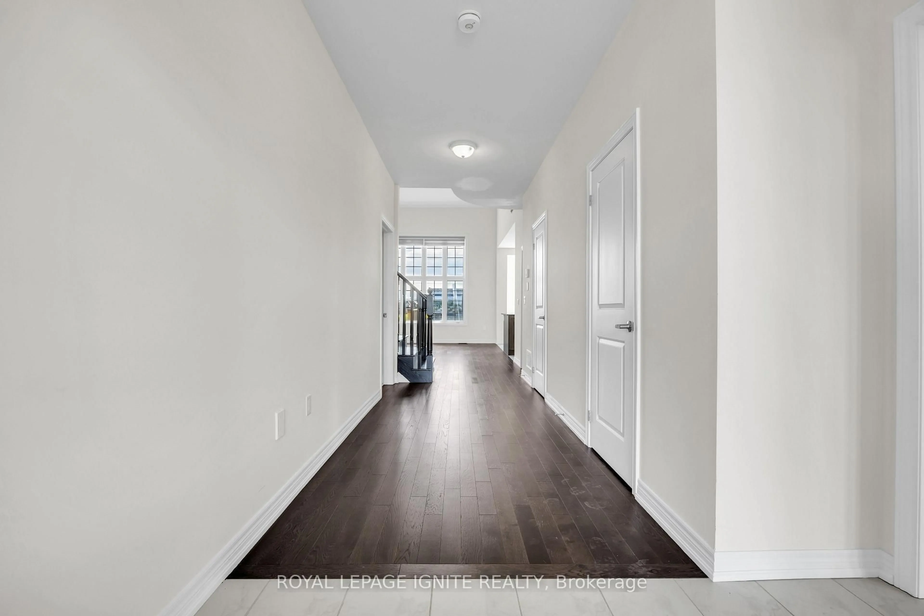 Indoor entryway for 83 Summer Breeze Dr, Quinte West Ontario K0K 1L0