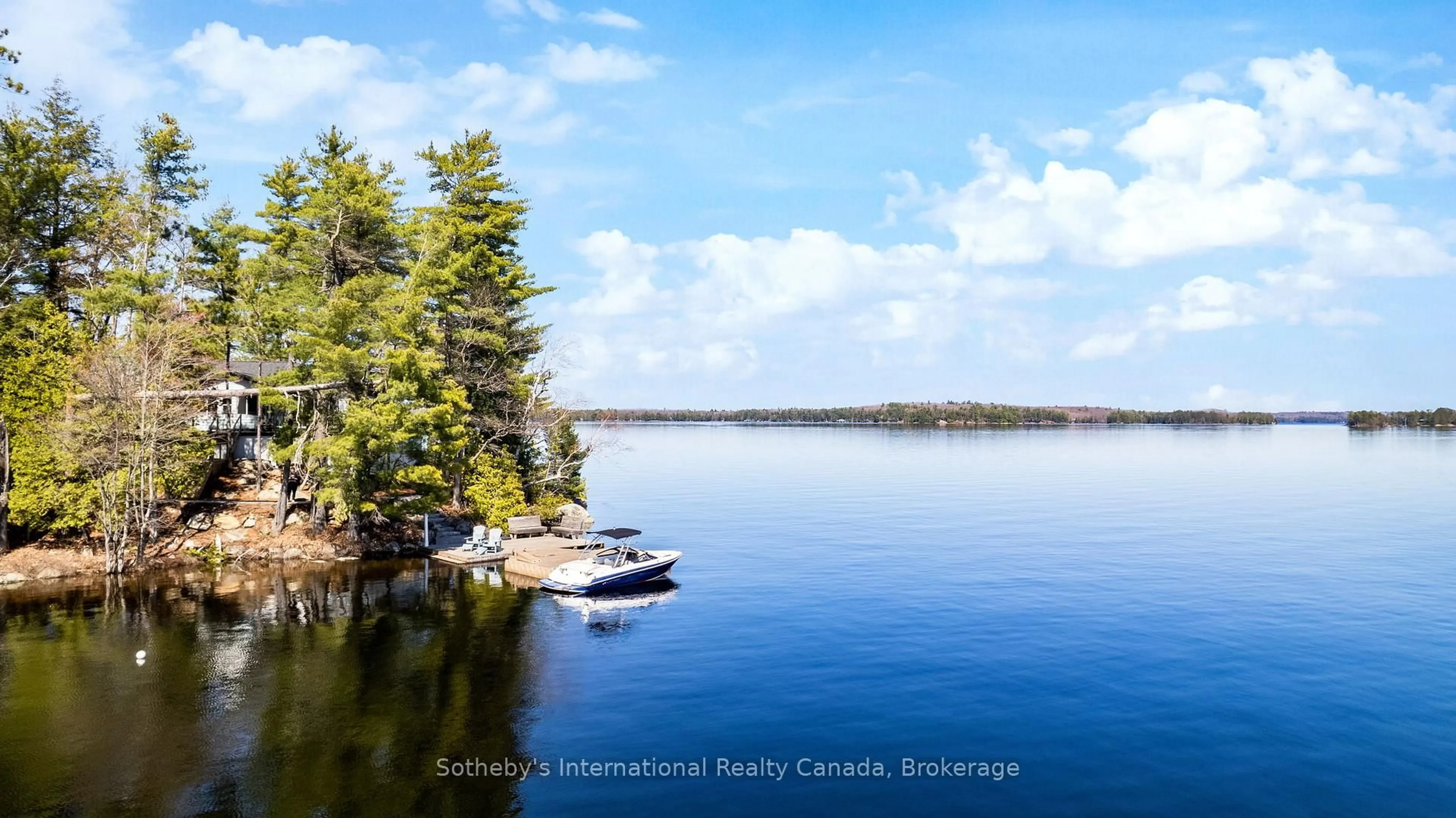Blurry image for 29 BEACHGROVE ISLAND 33LM, Gravenhurst Ontario P1P 1R2