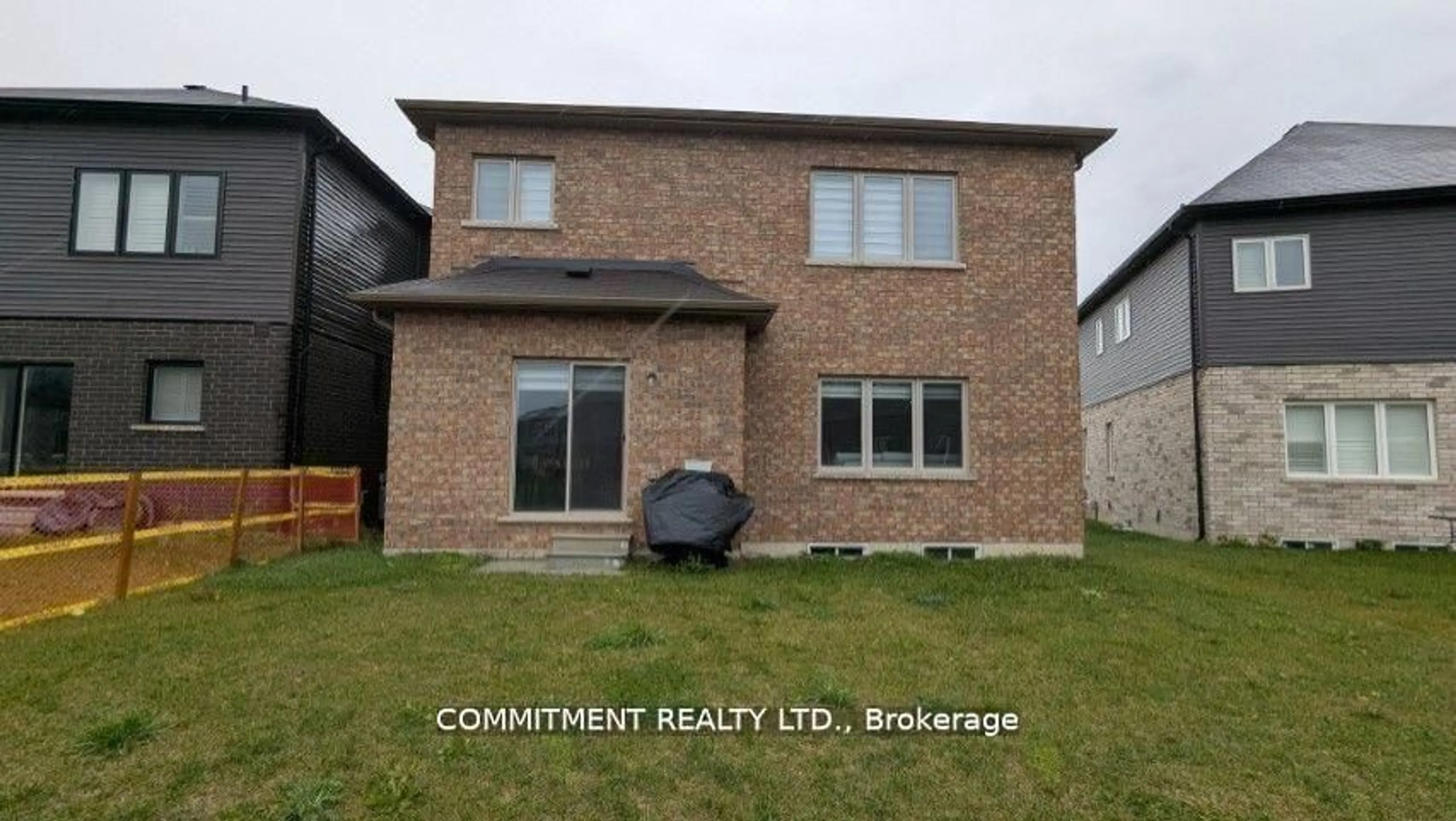 A pic from outside/outdoor area/front of a property/back of a property/a pic from drone, street for 32 Stauffer Rd, Brantford Ontario M6A 1N3