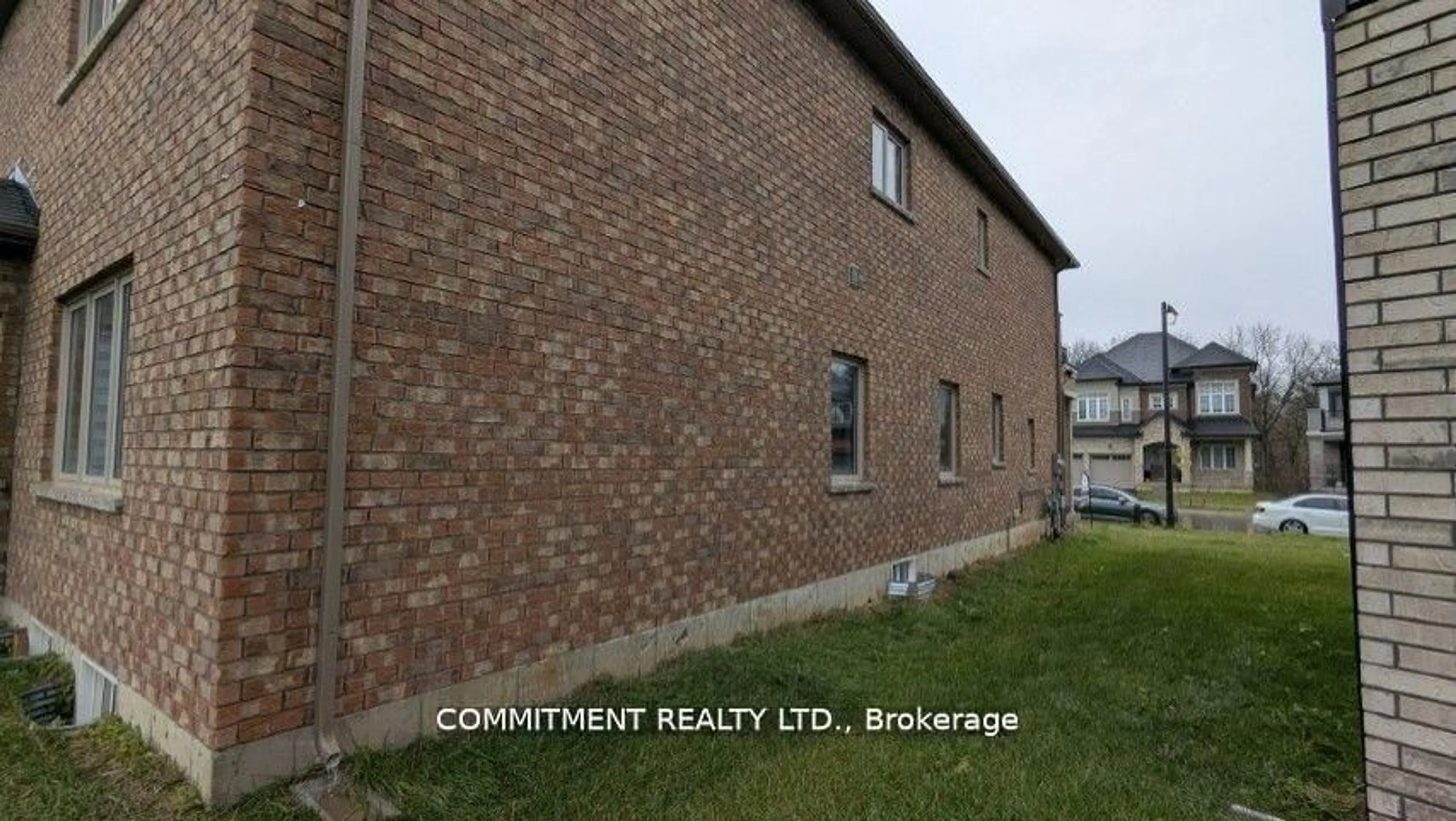 Blurry image for 32 Stauffer Rd, Brantford Ontario M6A 1N3
