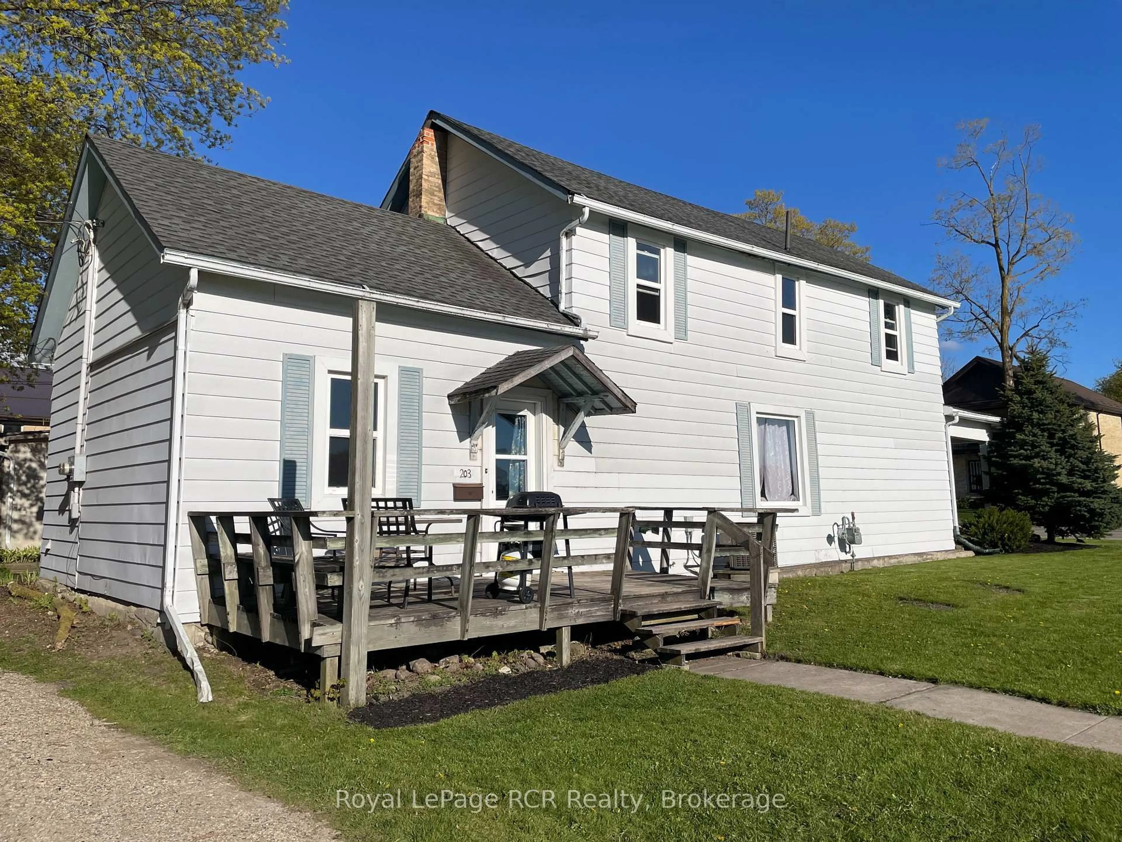 A pic from outside/outdoor area/front of a property/back of a property/a pic from drone, street for 203 Main St, Minto Ontario N0G 2P0