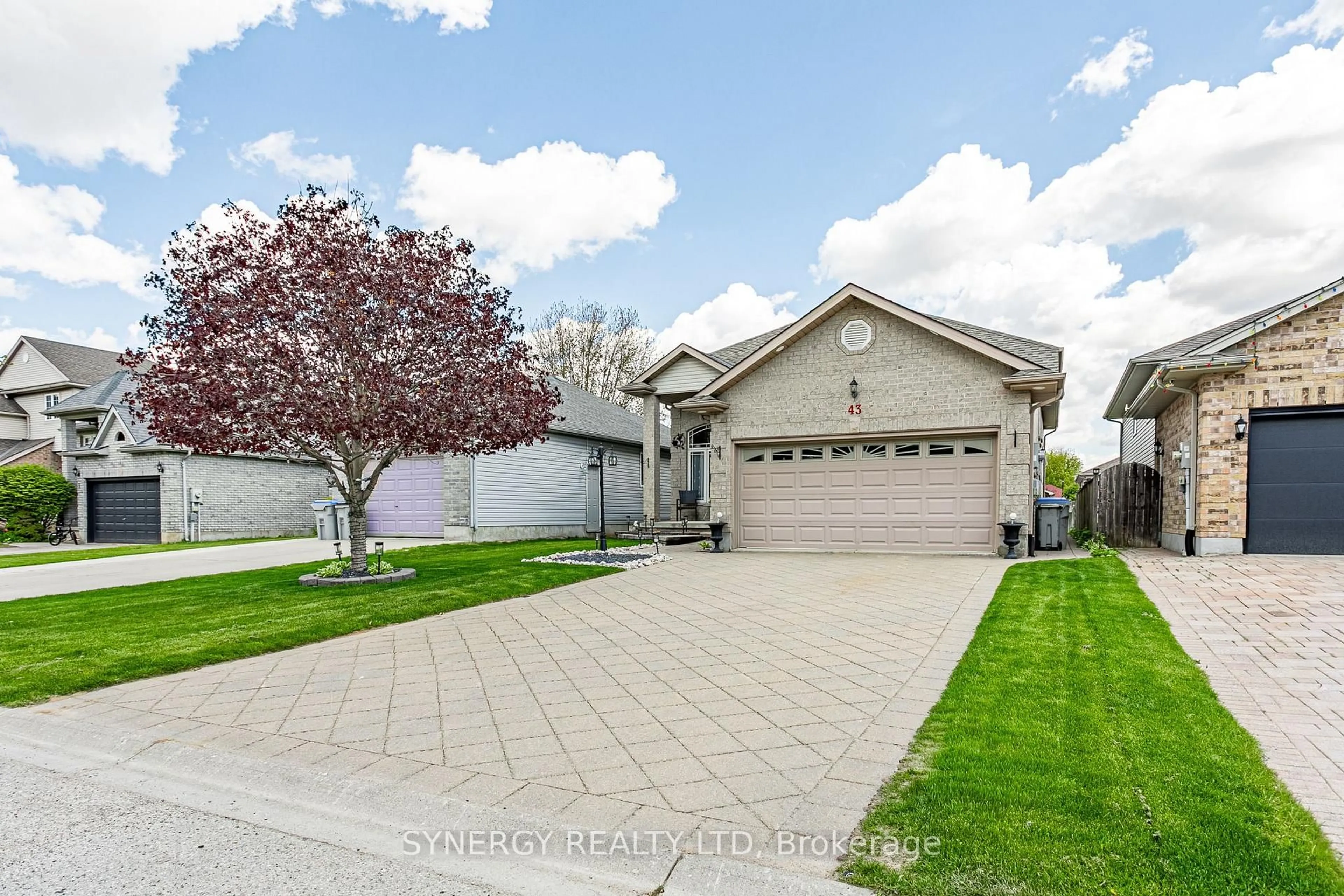 Unknown for 43 Juniper Cres, Strathroy-Caradoc Ontario N7G 4G4