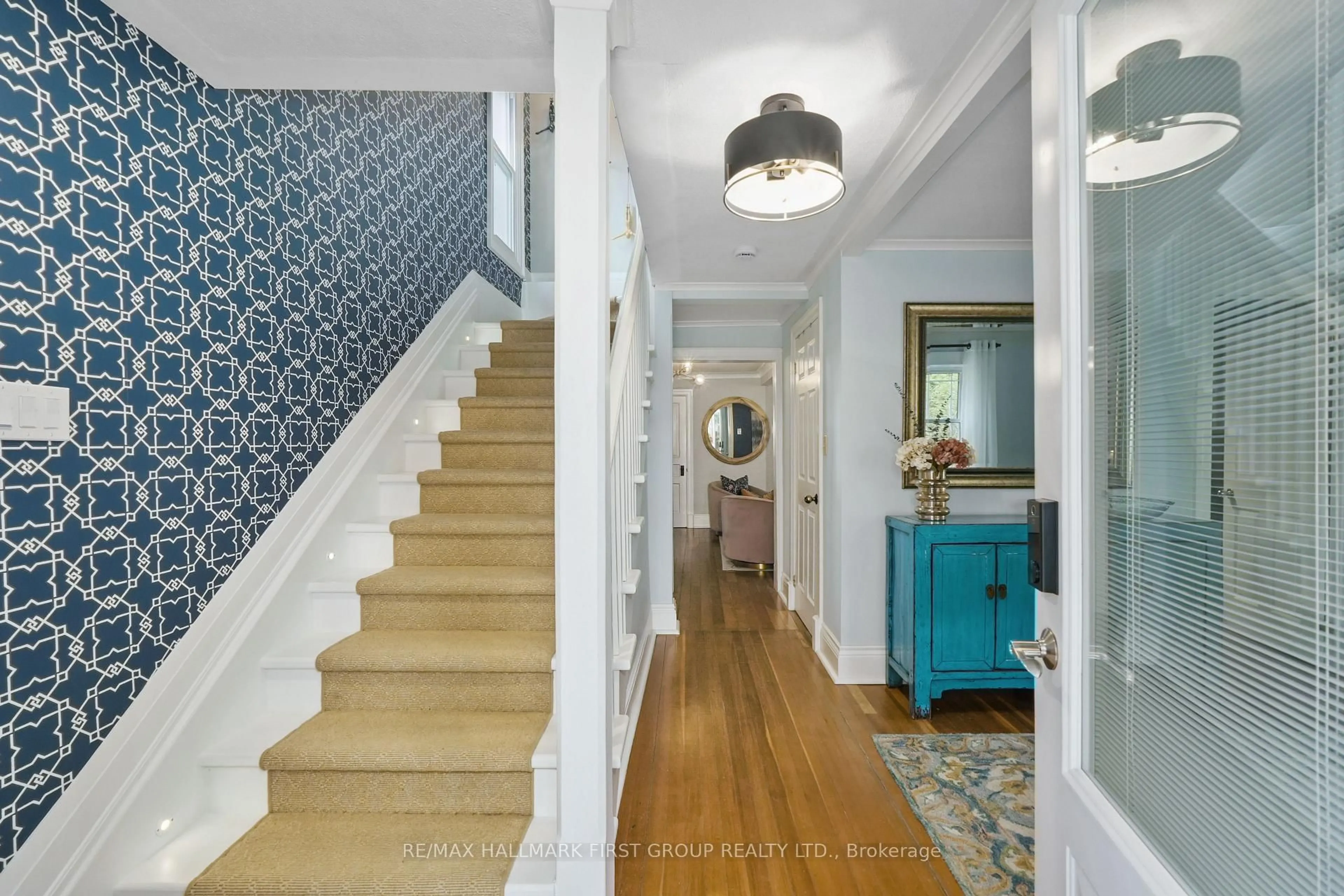 Indoor entryway for 54 Pine St, Port Hope Ontario L1A 3E9