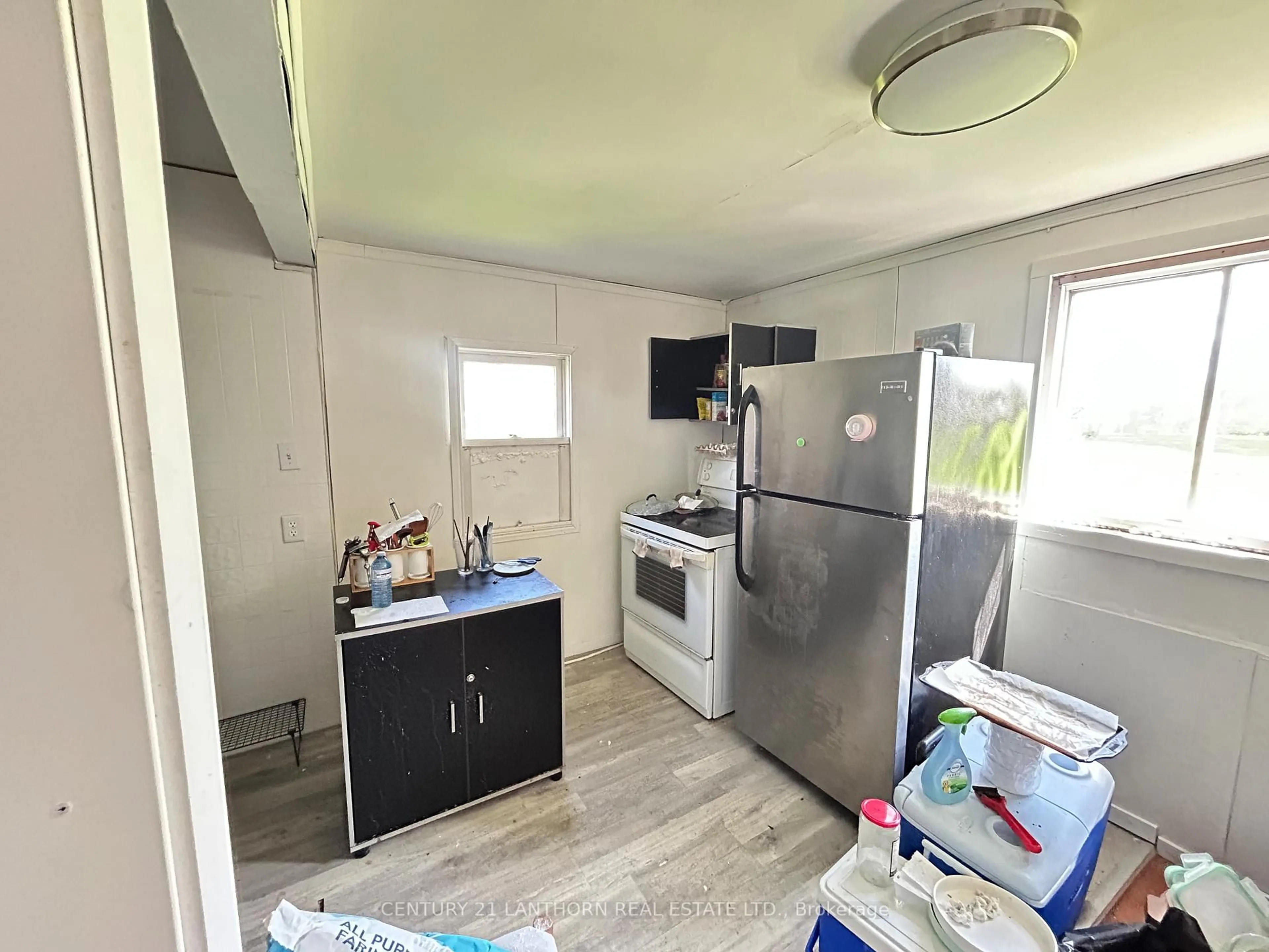 Standard kitchen, unknown for 784 County Road 28, Prince Edward County Ontario K8N 4Z7