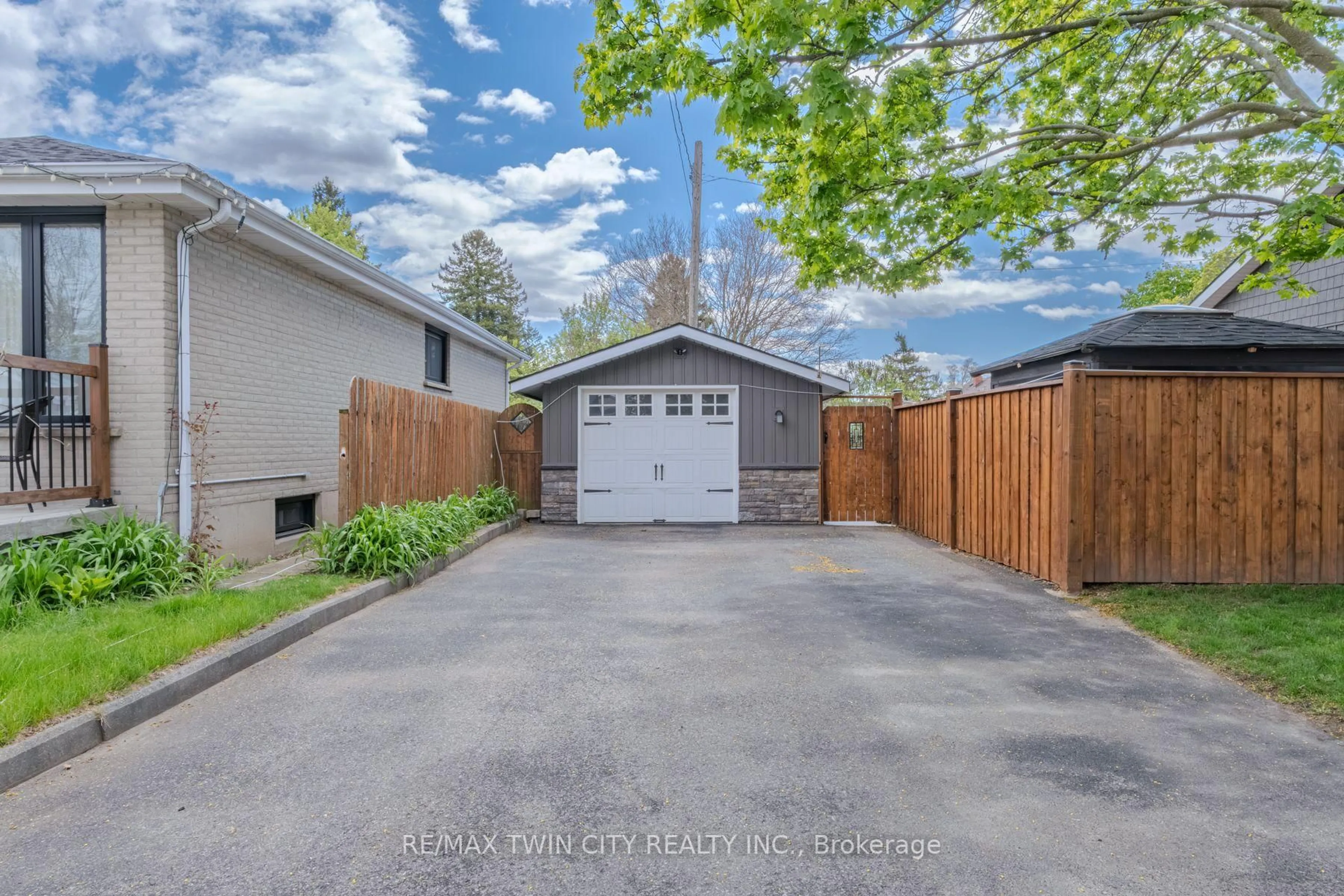 Unknown for 36 Crandell Ave, Brantford Ontario N3S 1C9