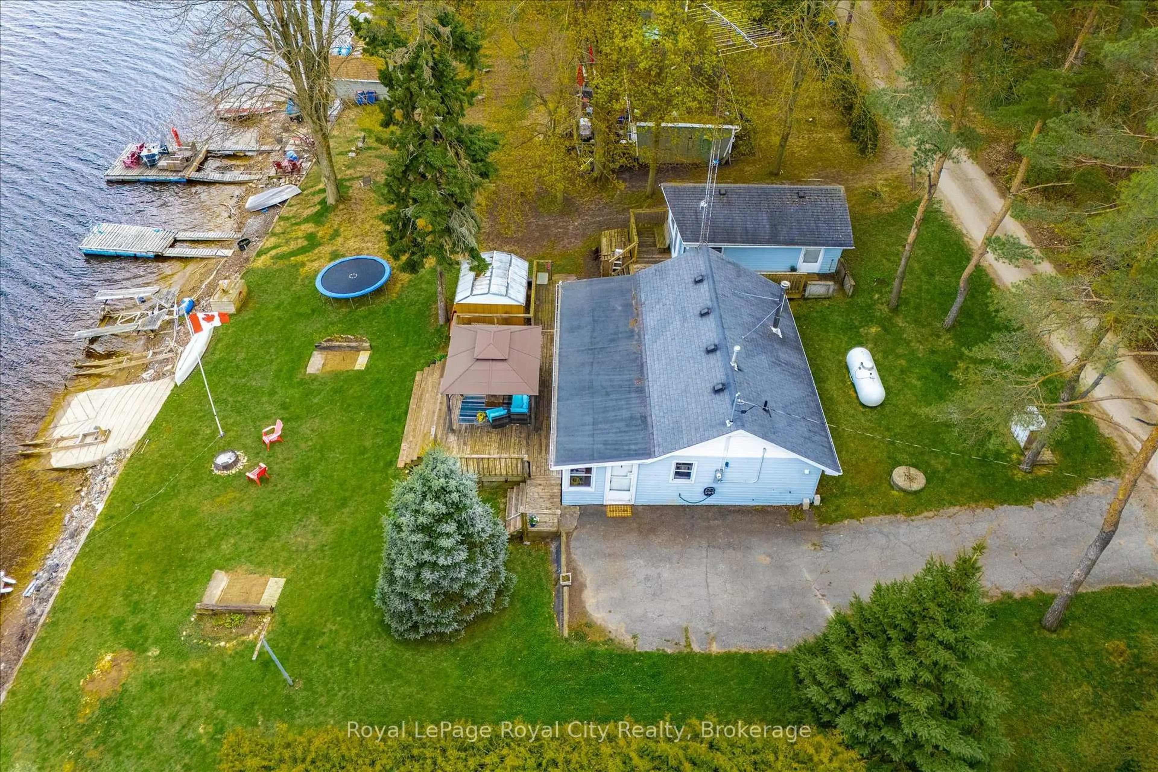 A pic from outside/outdoor area/front of a property/back of a property/a pic from drone, water/lake/river/ocean view for 335 Third St, Centre Wellington Ontario N0B 1J0