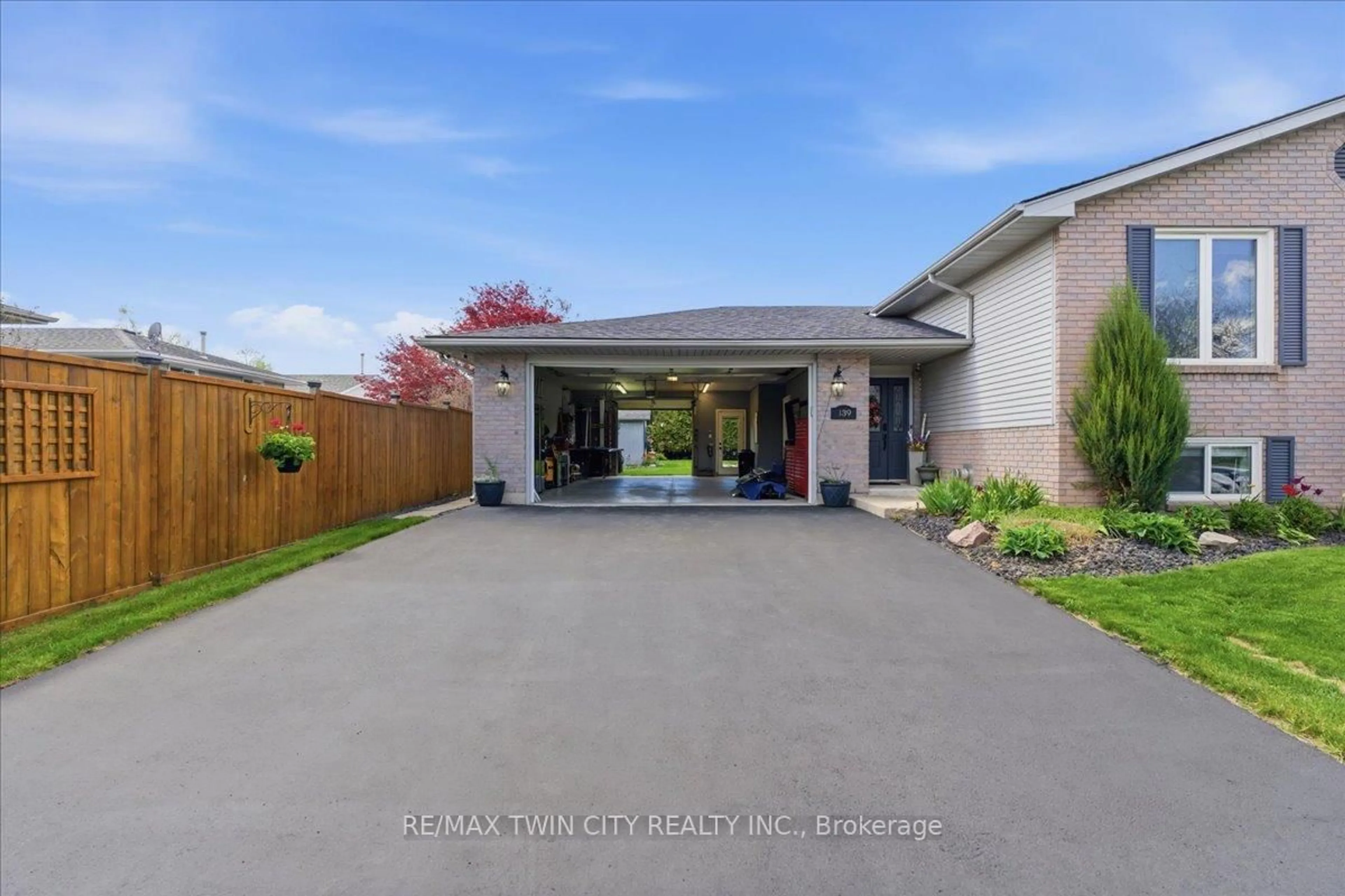 Unknown for 139 Branlyn Cres, Brantford Ontario N3P 1Z9