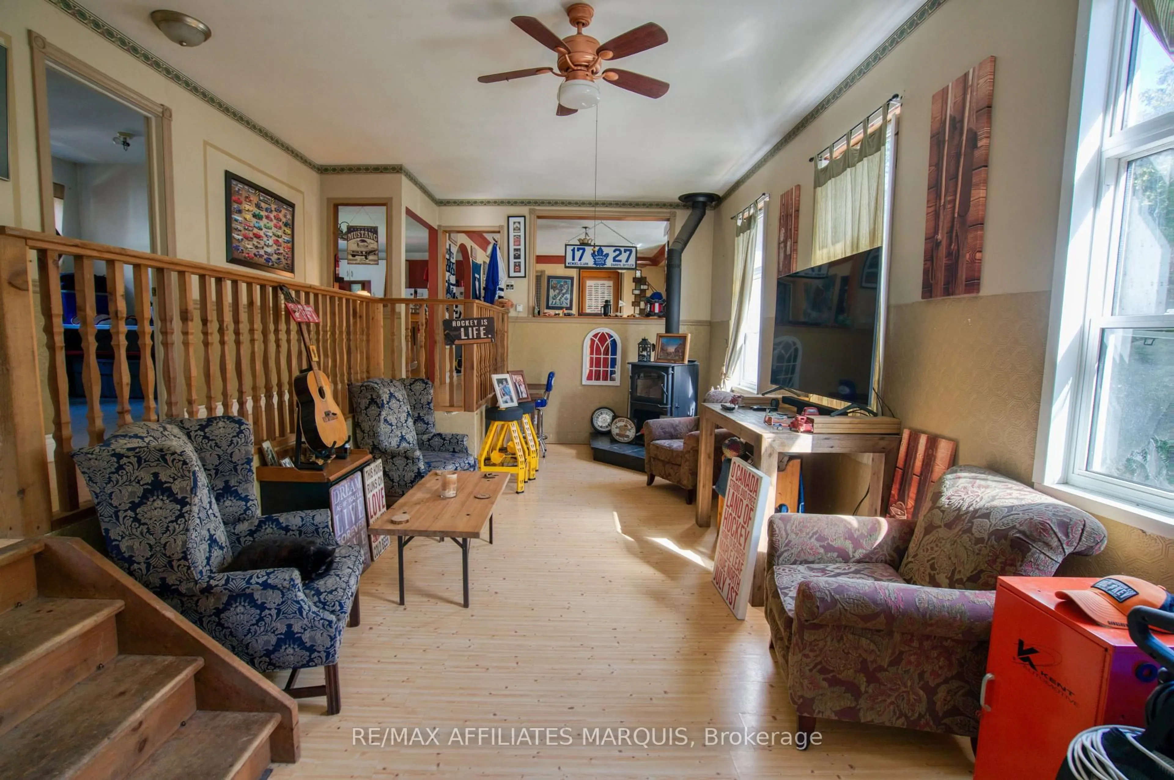Living room with furniture, unknown for 641 Harper Rd, Perth Ontario K7H 3C9