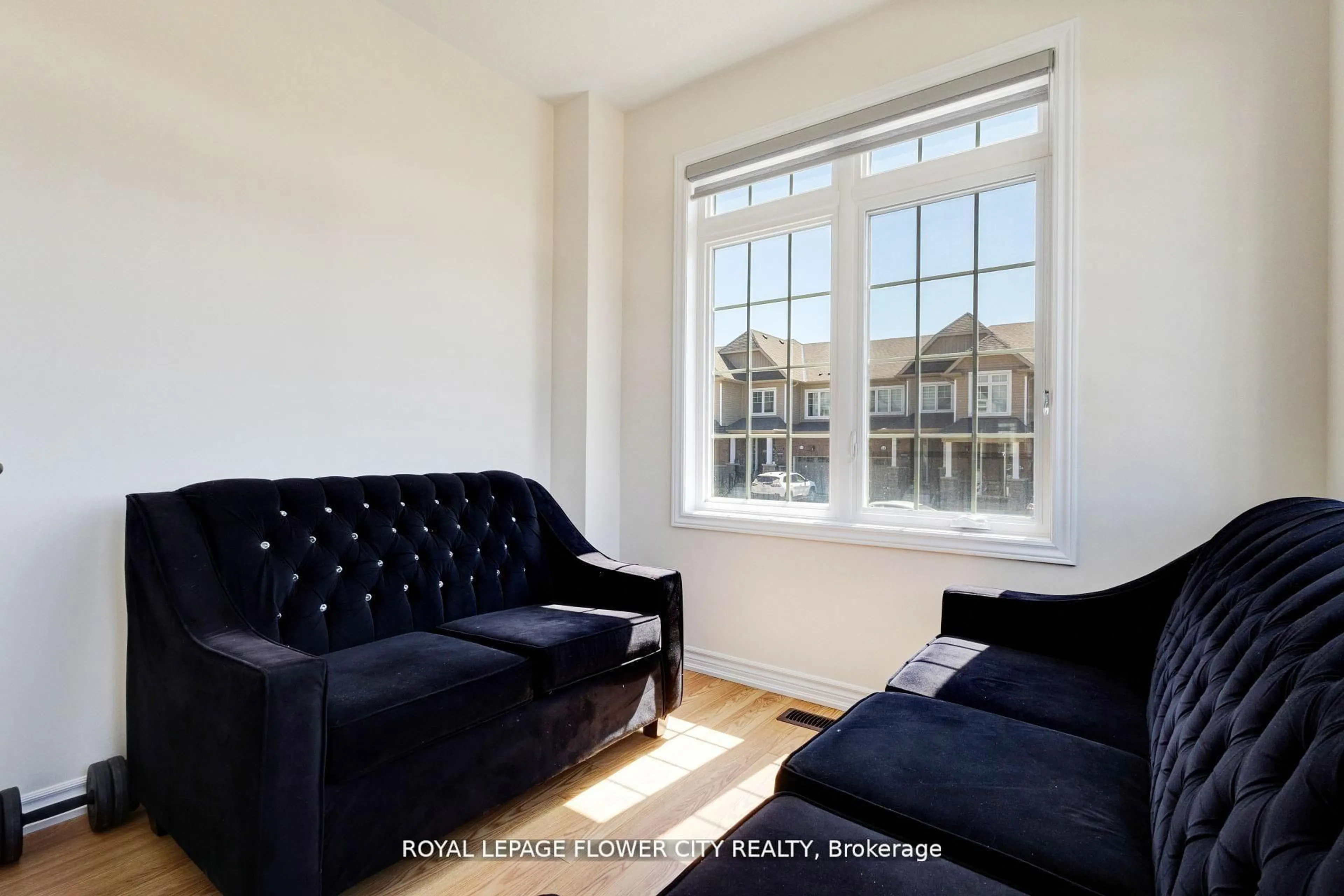 Living room with furniture, unknown for 11 Conboy Dr, Erin Ontario N0B 1T0