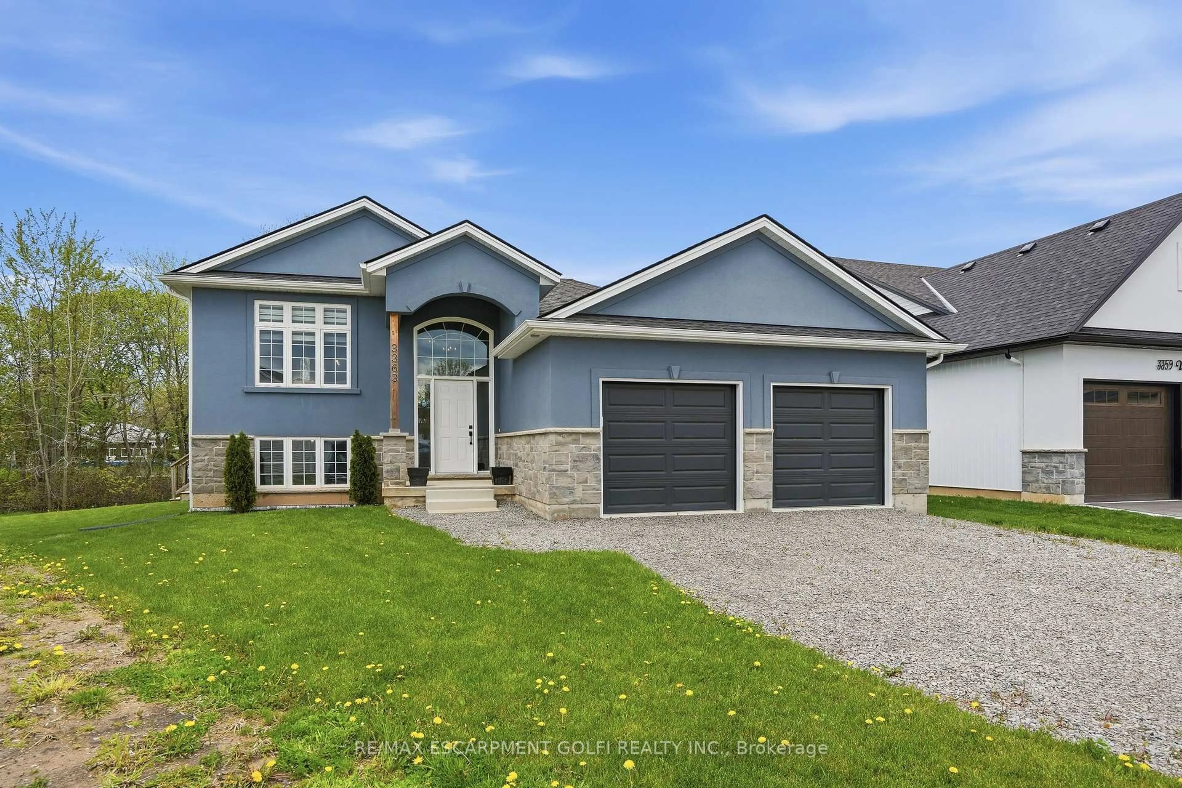 Home with vinyl exterior material, street for 3363 Willguard Crt, Niagara Falls Ontario L2G 0Z9