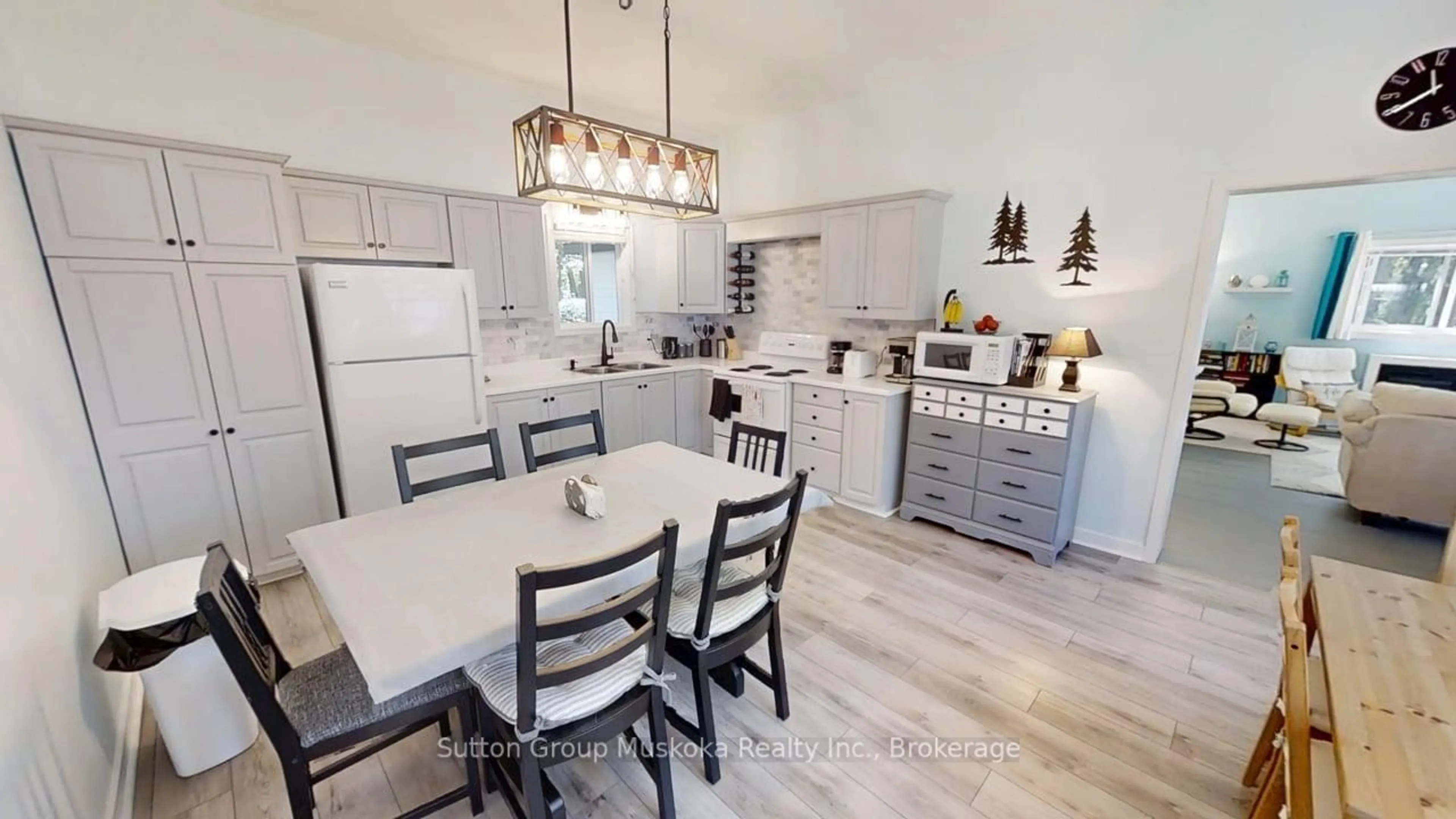 Open concept kitchen, unknown for 1060 Seabreeze # 6 Rd, Lake of Bays Ontario P0A 1H0