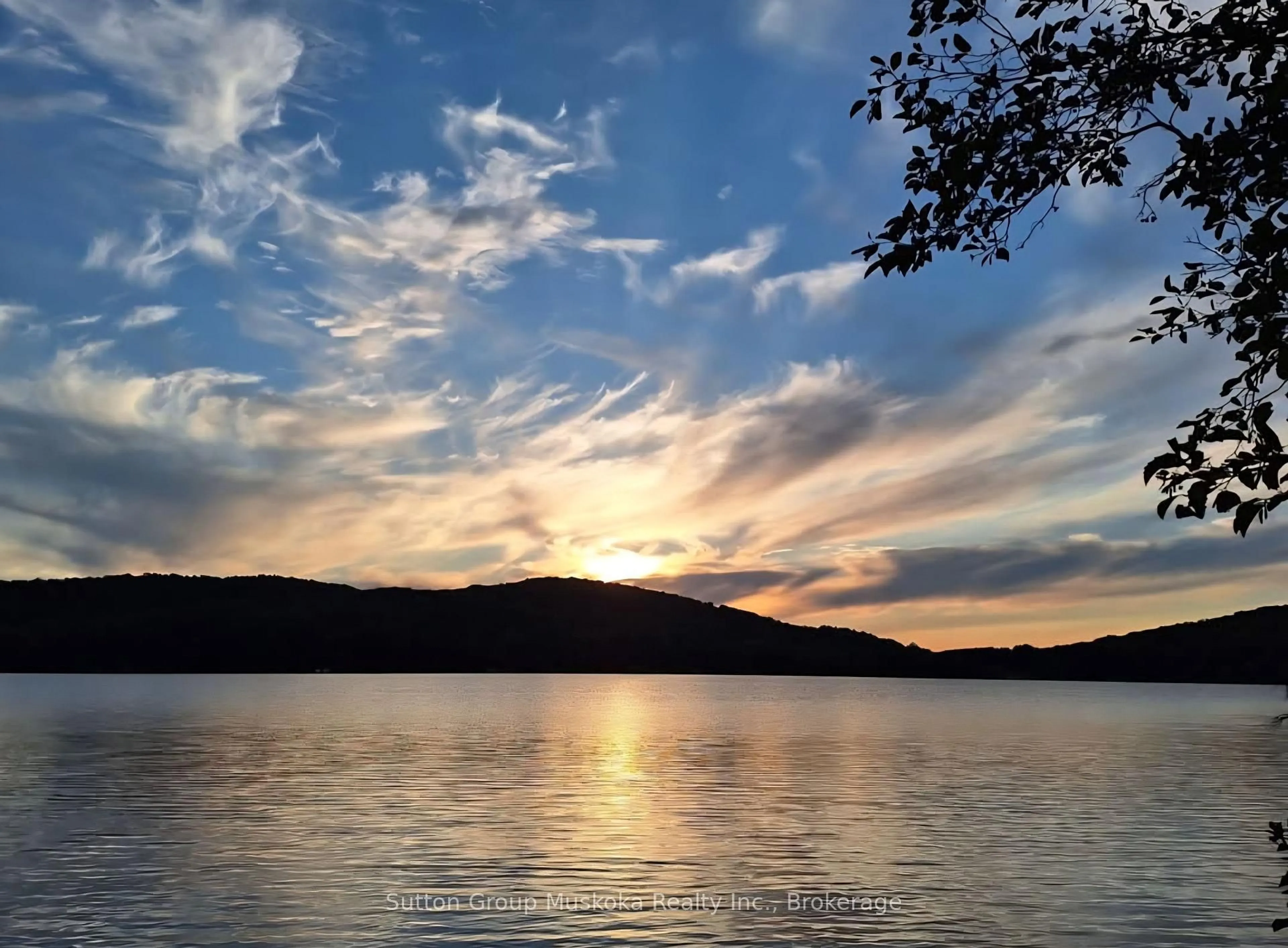 Blurry image for 1060 Seabreeze # 6 Rd, Lake of Bays Ontario P0A 1H0