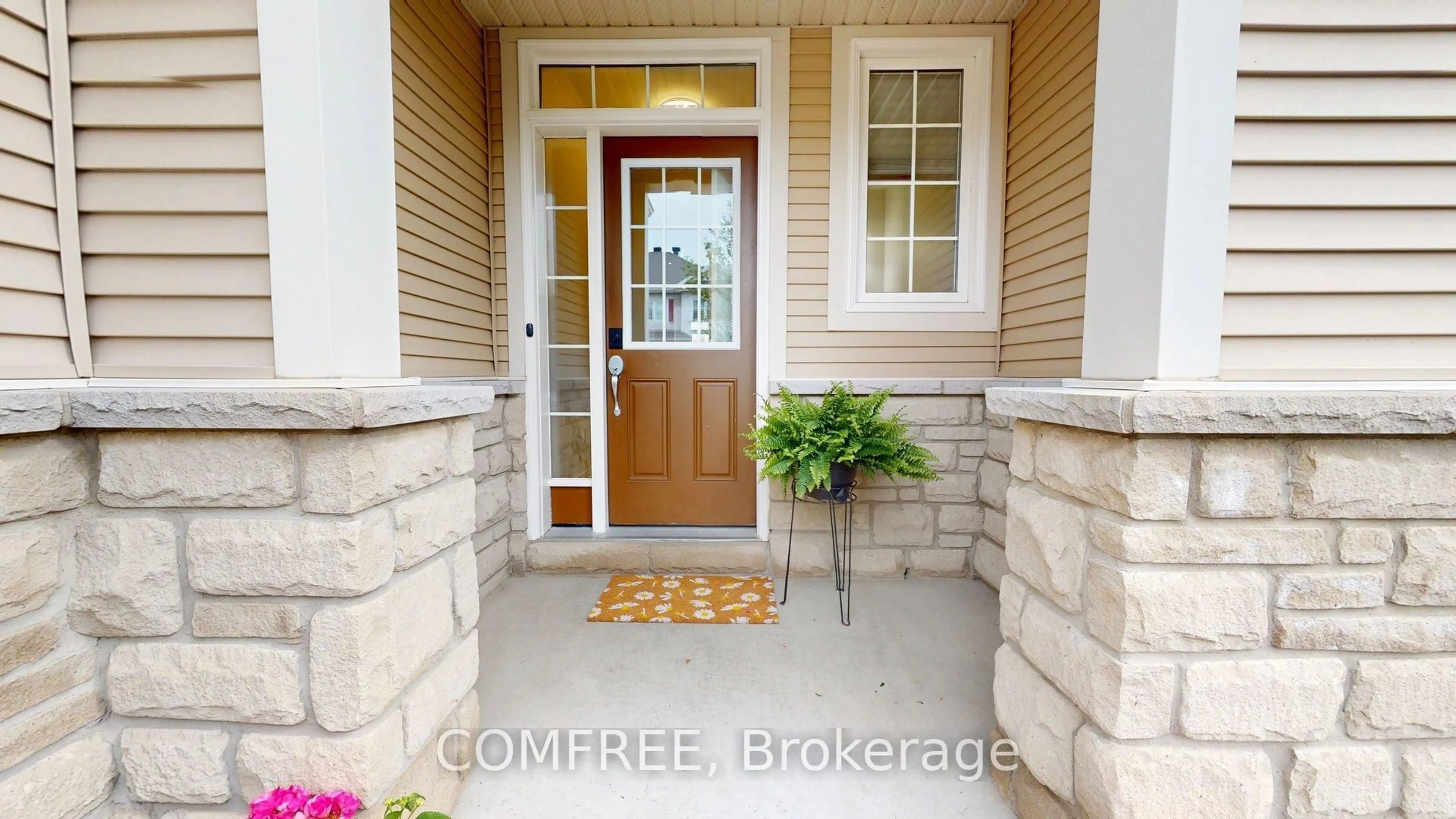 Indoor entryway for 149 Lochnaw Private, Ottawa Ontario K2J 5X6