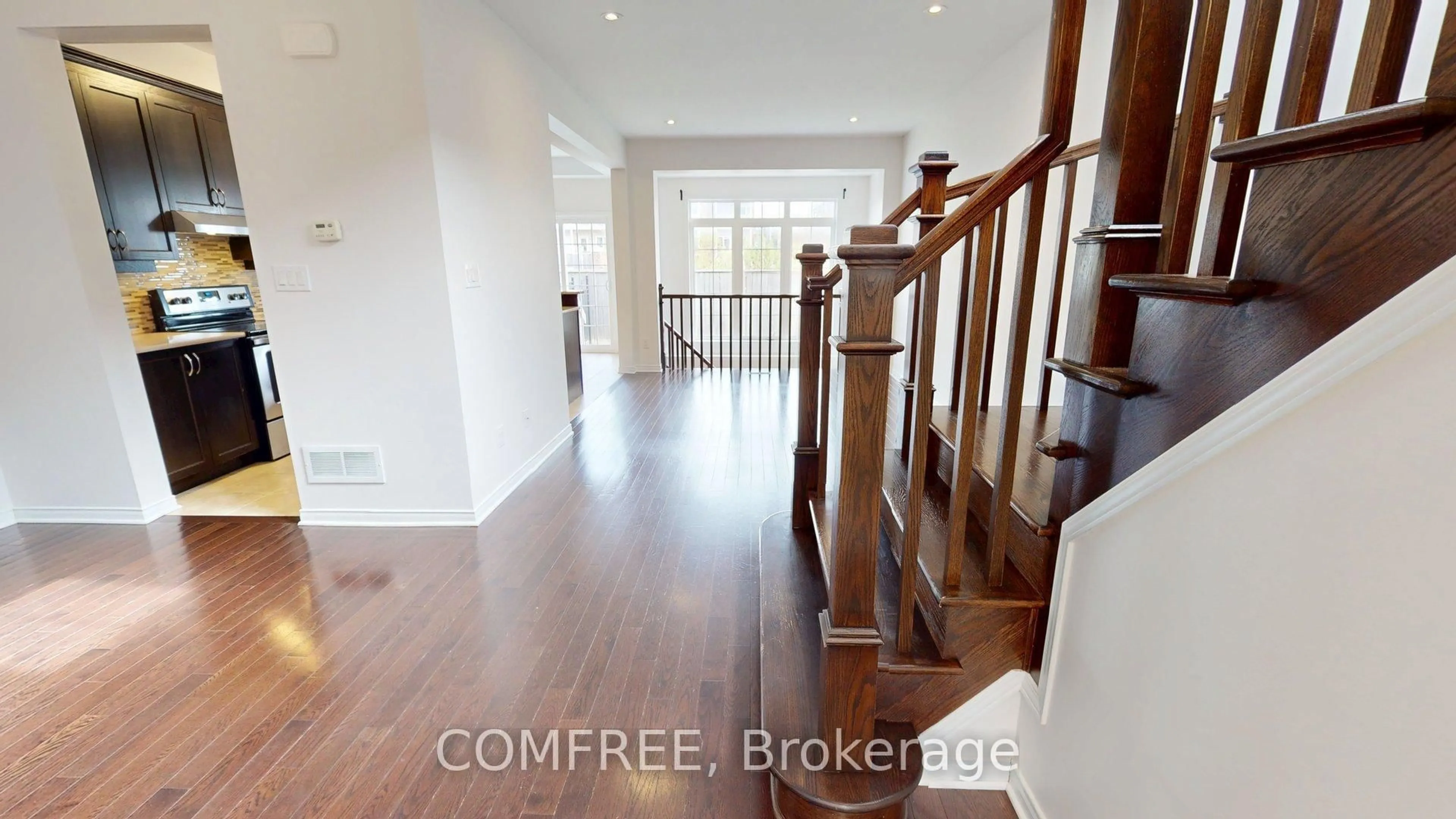 Indoor foyer for 149 Lochnaw Private, Ottawa Ontario K2J 5X6