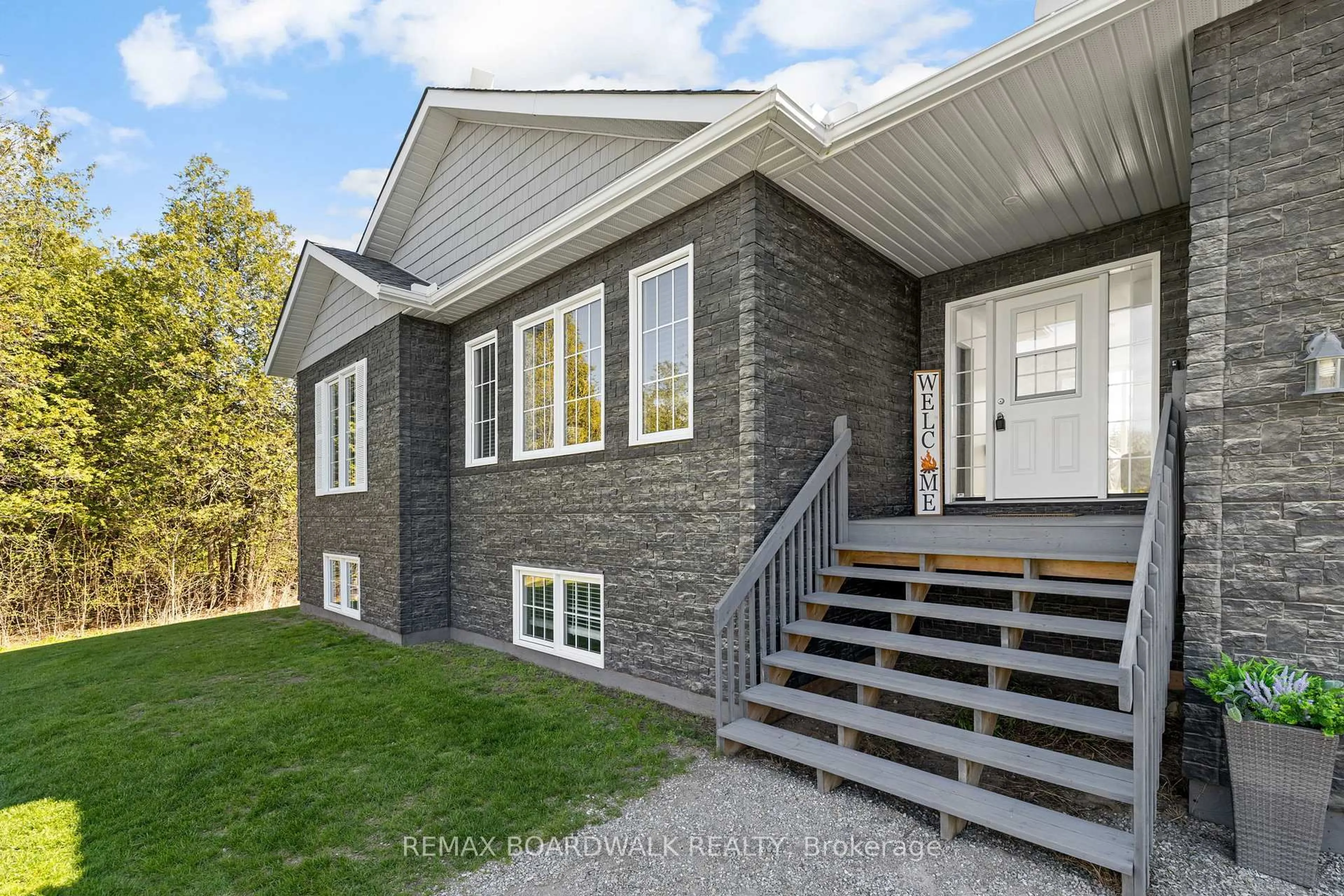 Home with brick exterior material, street for 661 Pinery Rd, Smiths Falls Ontario K7A 4S7