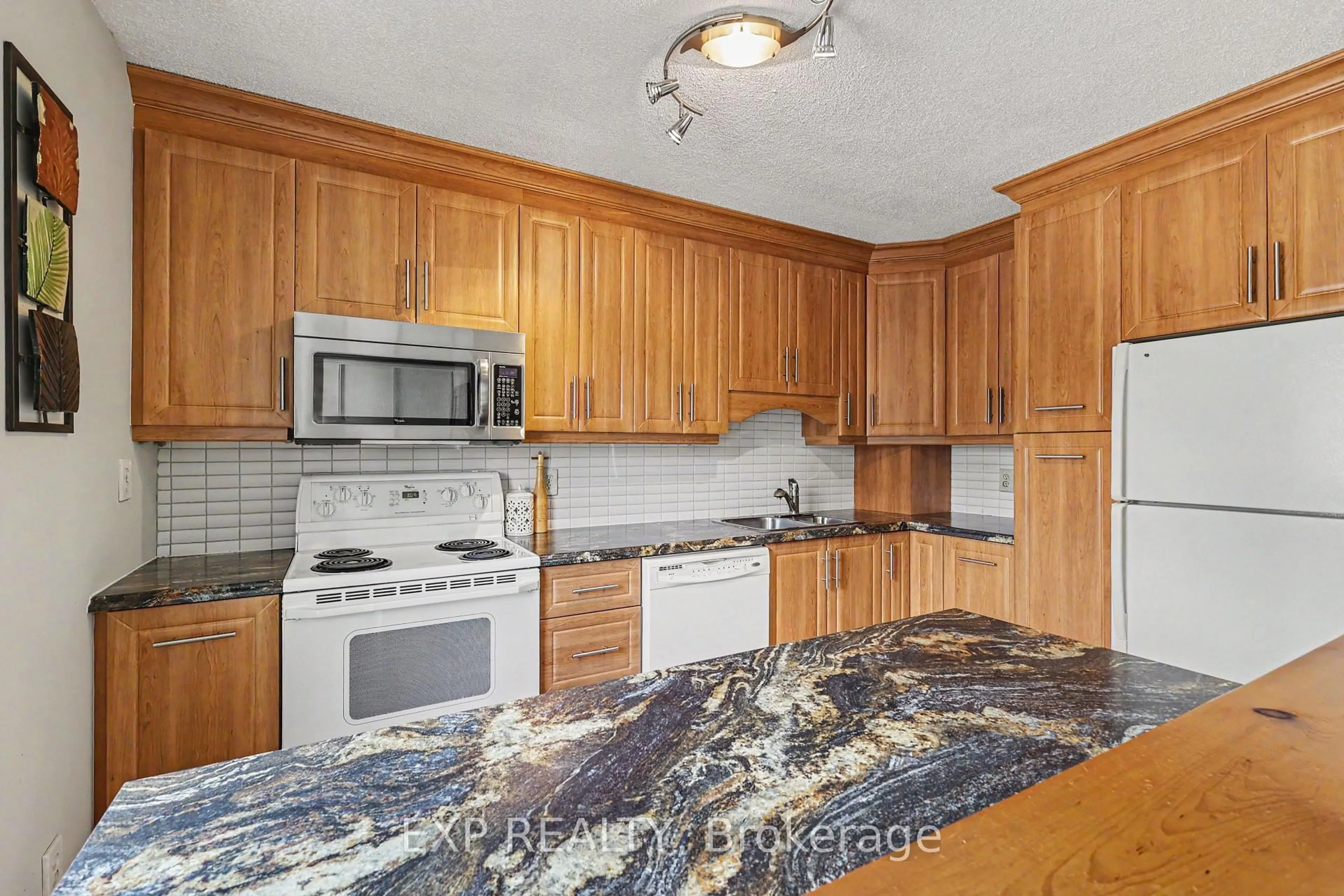 Standard kitchen, unknown for 1410 Ballard Crt, Ottawa Ontario K1B 4Z2
