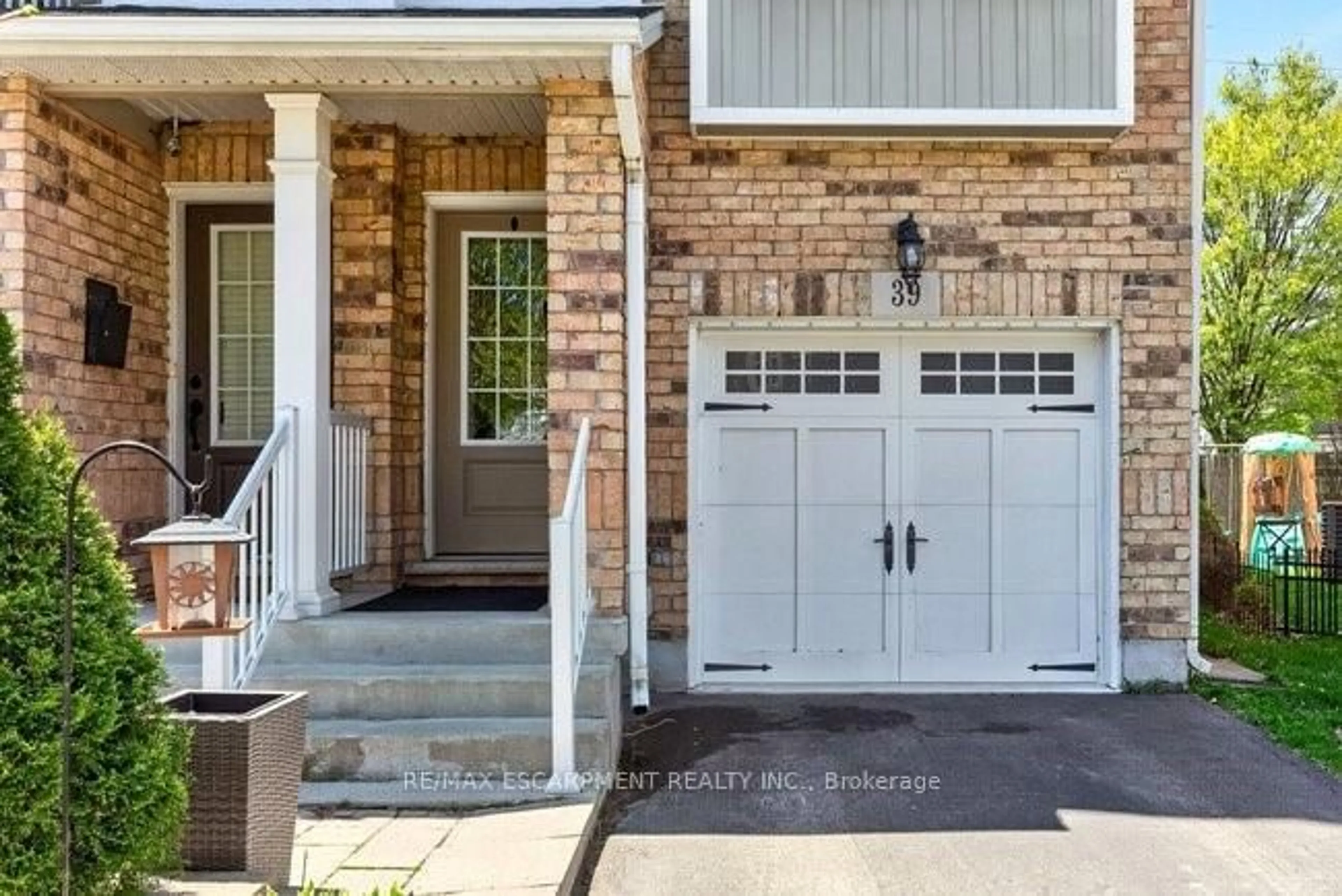 Unknown for 39 Durksen Dr, St. Catharines Ontario L2R 0A7