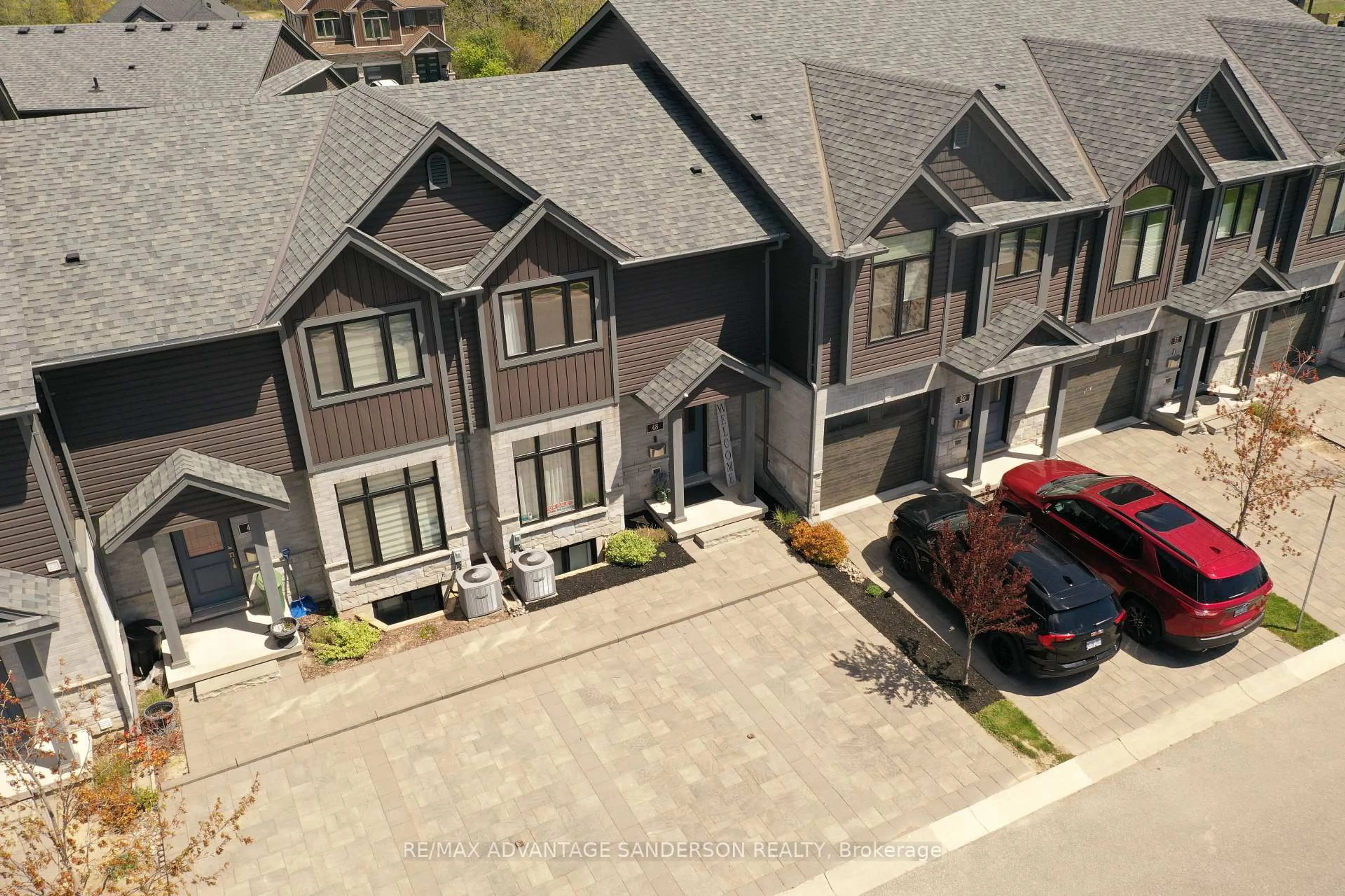 A pic from outside/outdoor area/front of a property/back of a property/a pic from drone, street for 1110 Meadowlark Rdge #48, London South Ontario N6M 0H4