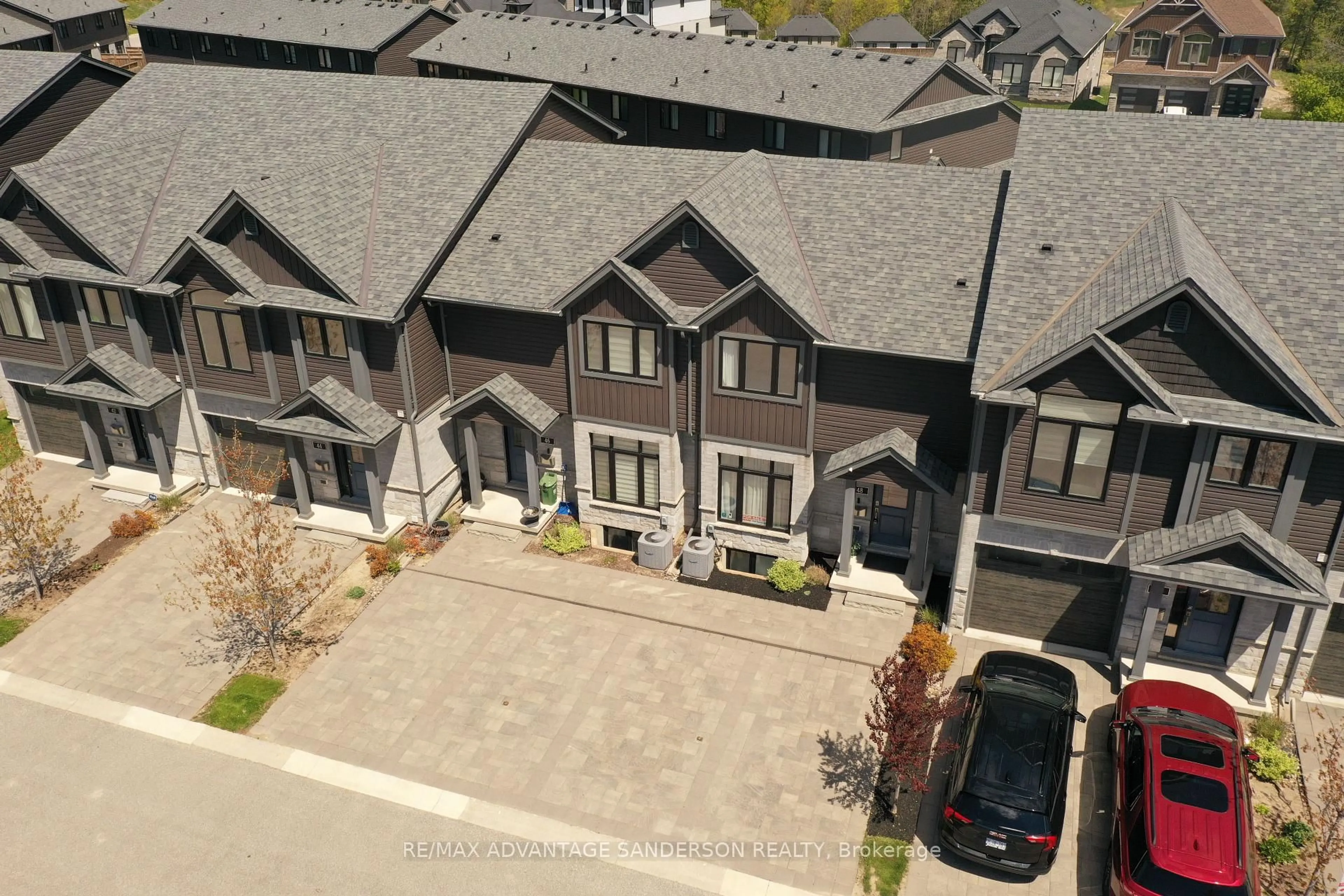 A pic from outside/outdoor area/front of a property/back of a property/a pic from drone, street for 1110 Meadowlark Rdge #48, London South Ontario N6M 0H4