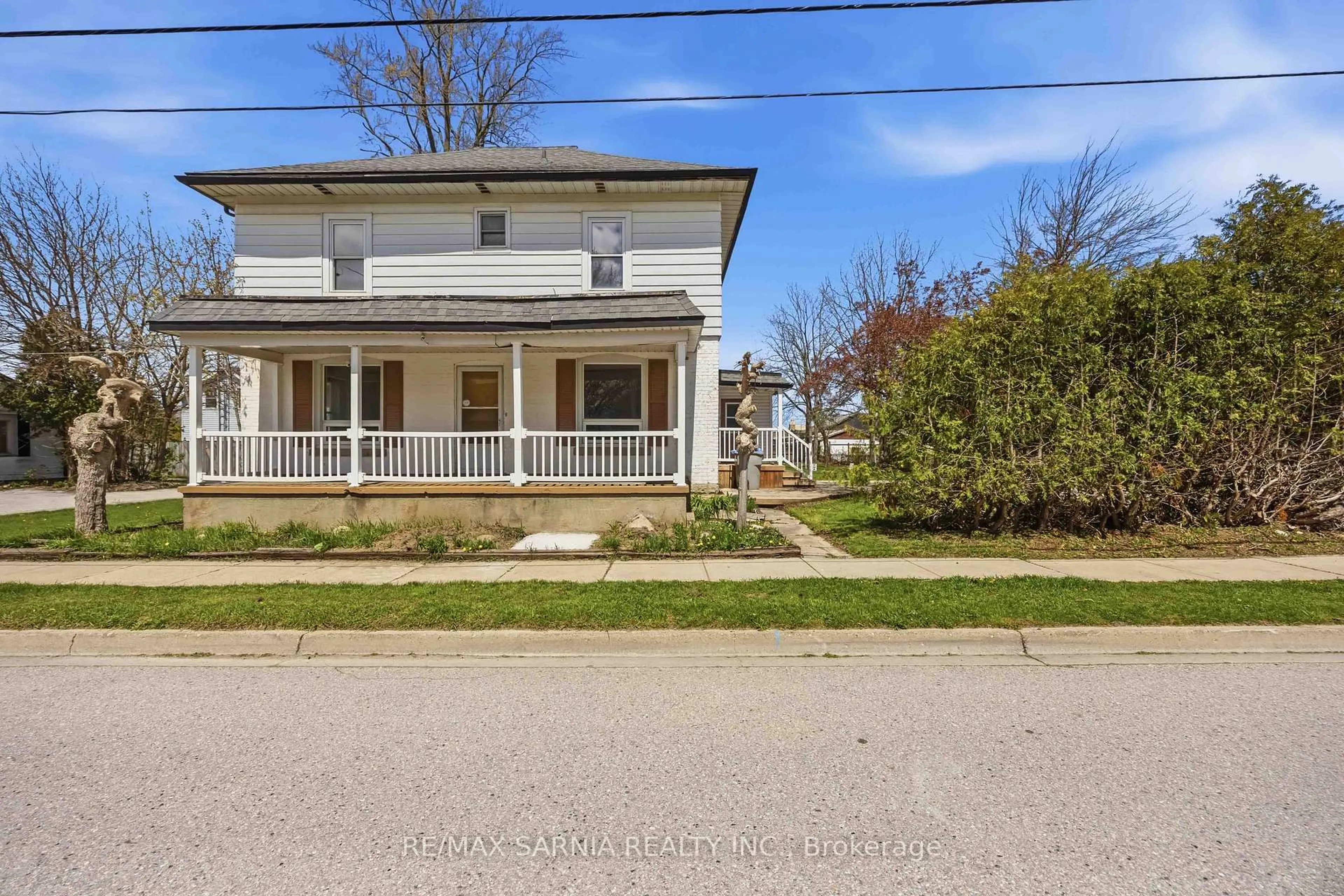A pic from outside/outdoor area/front of a property/back of a property/a pic from drone, street for 8 WATT St, Lambton Shores Ontario N0N 1J0