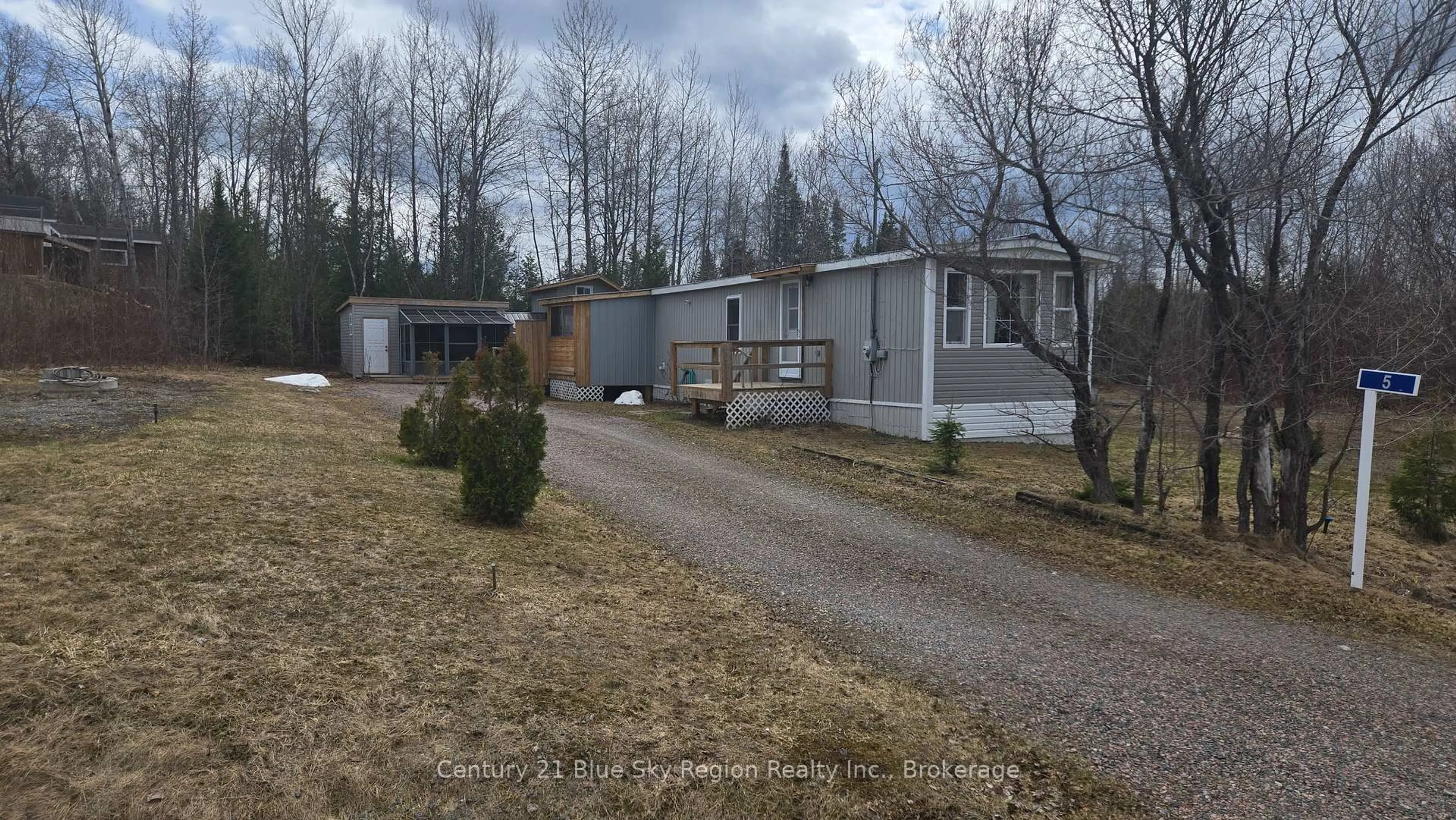 Unknown for 5 HILLCREST Dr, Temagami Ontario P0H 2H0