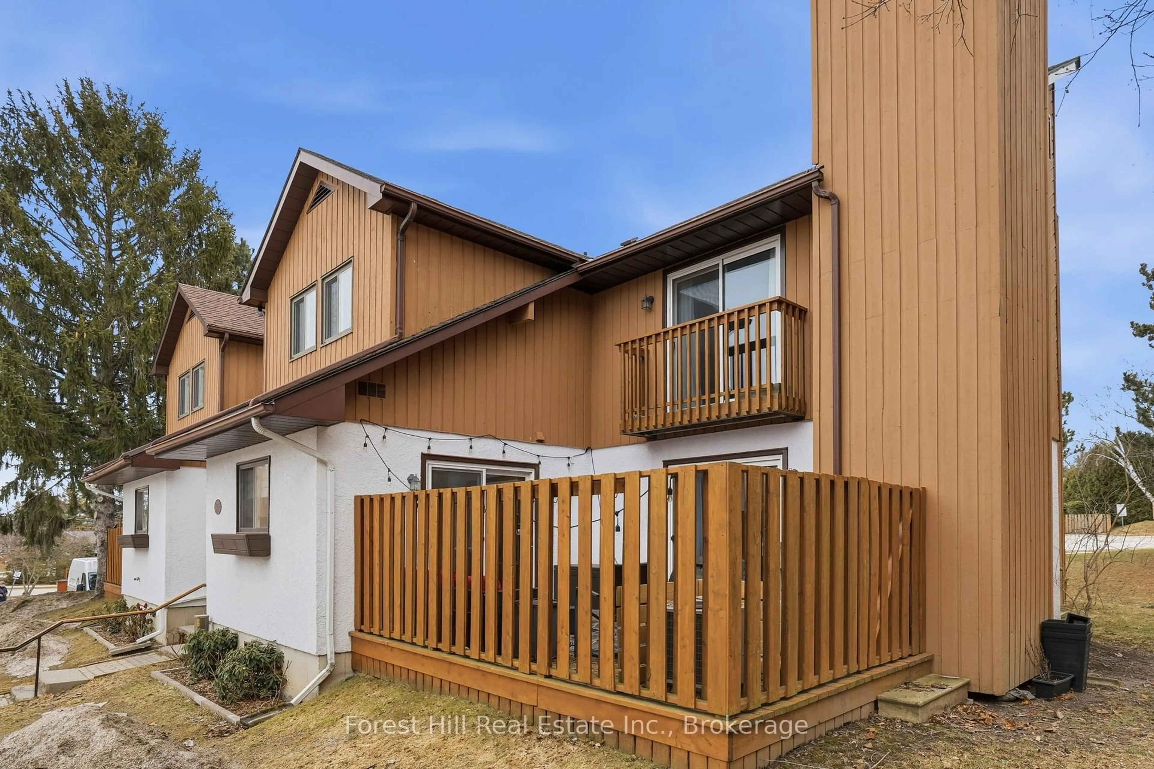 Home with vinyl exterior material, unknown for 56 Victoria St #21, Blue Mountains Ontario N0H 2P0