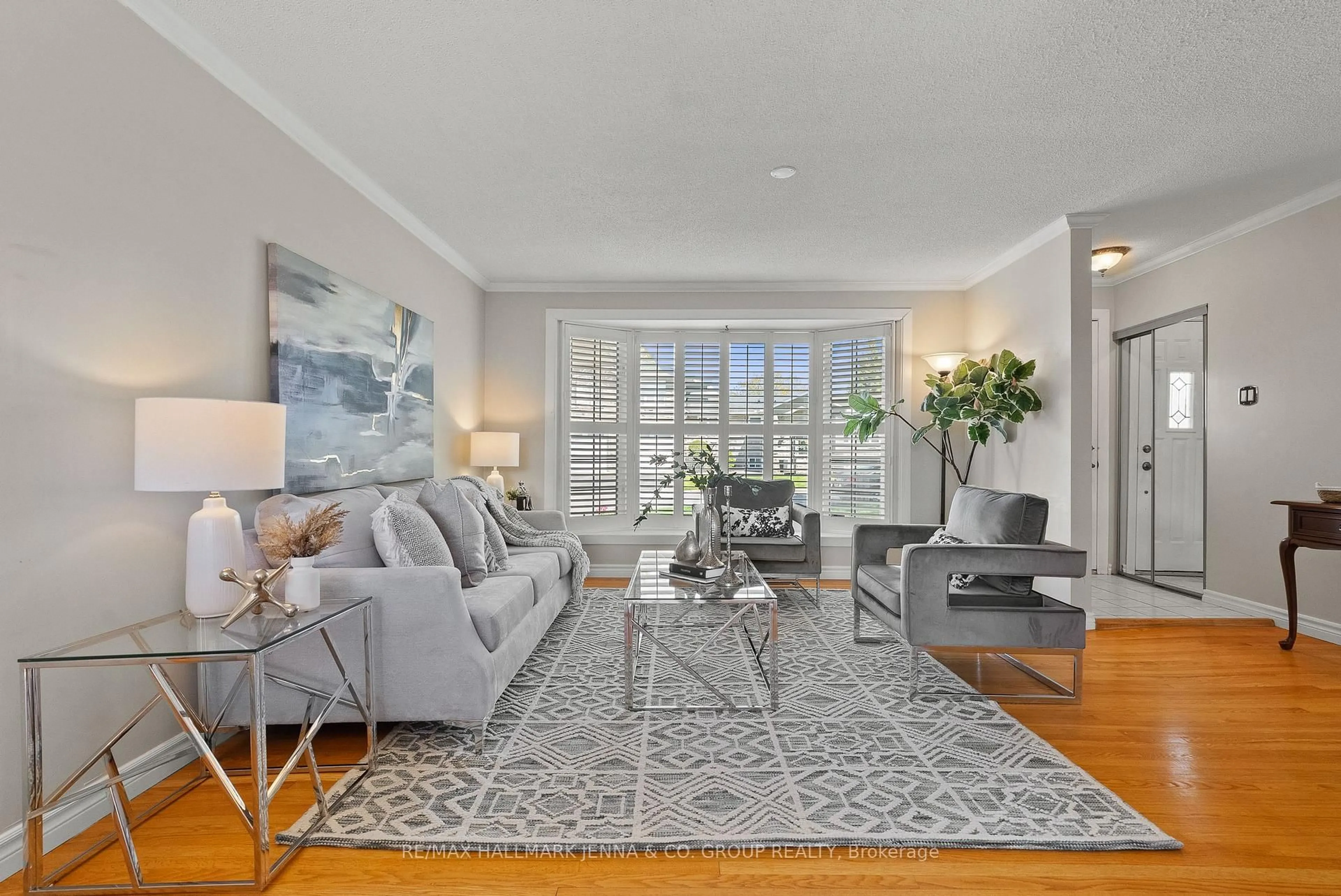 Living room with furniture, unknown for 29 Kingsbury Ave, Ottawa Ontario K2G 3E5