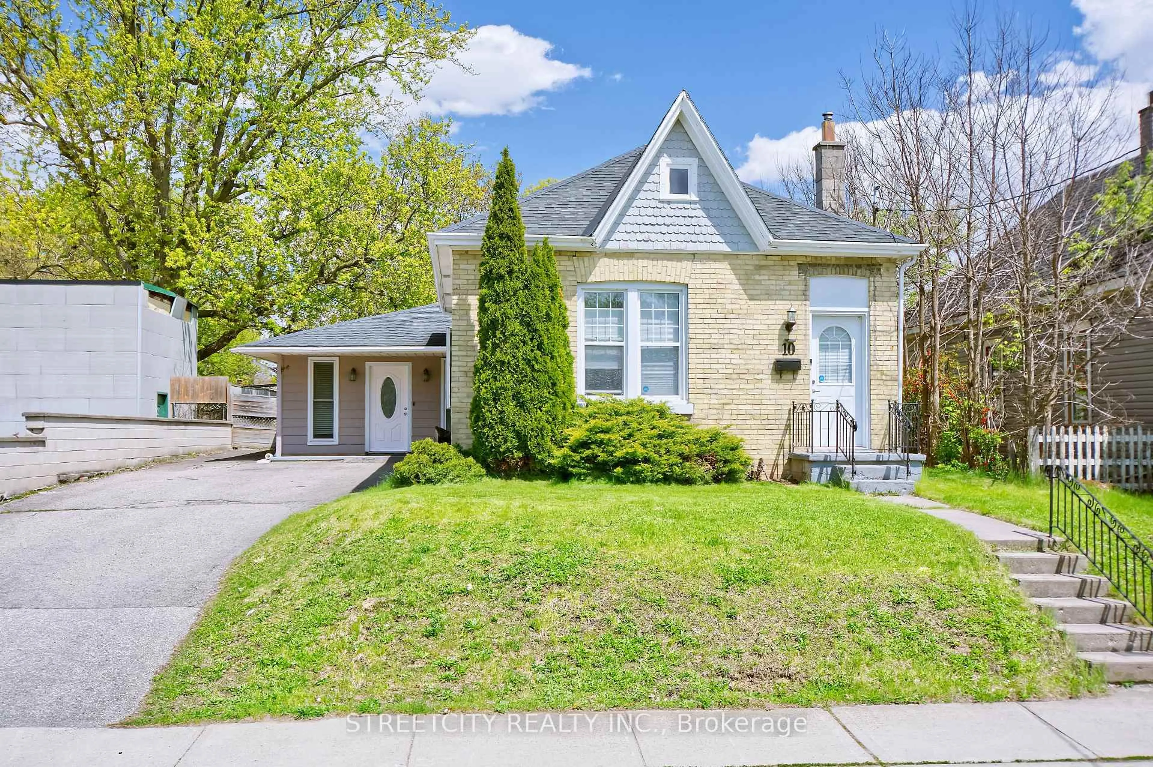 Unknown for 10 Pegler St, London East Ontario N5Z 2B5
