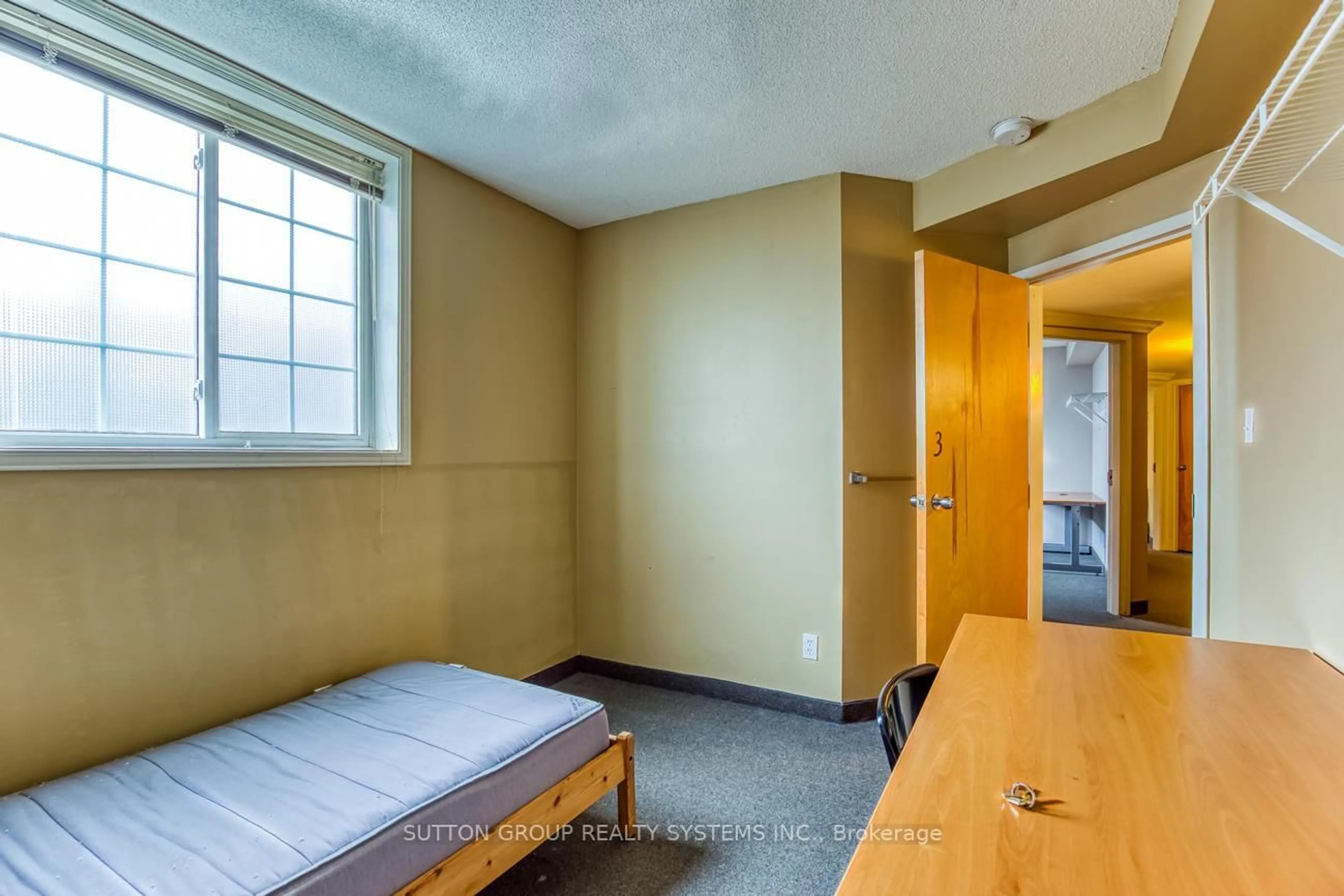 A pic of a room for 360 Erb St, Waterloo Ontario N2L 1W6