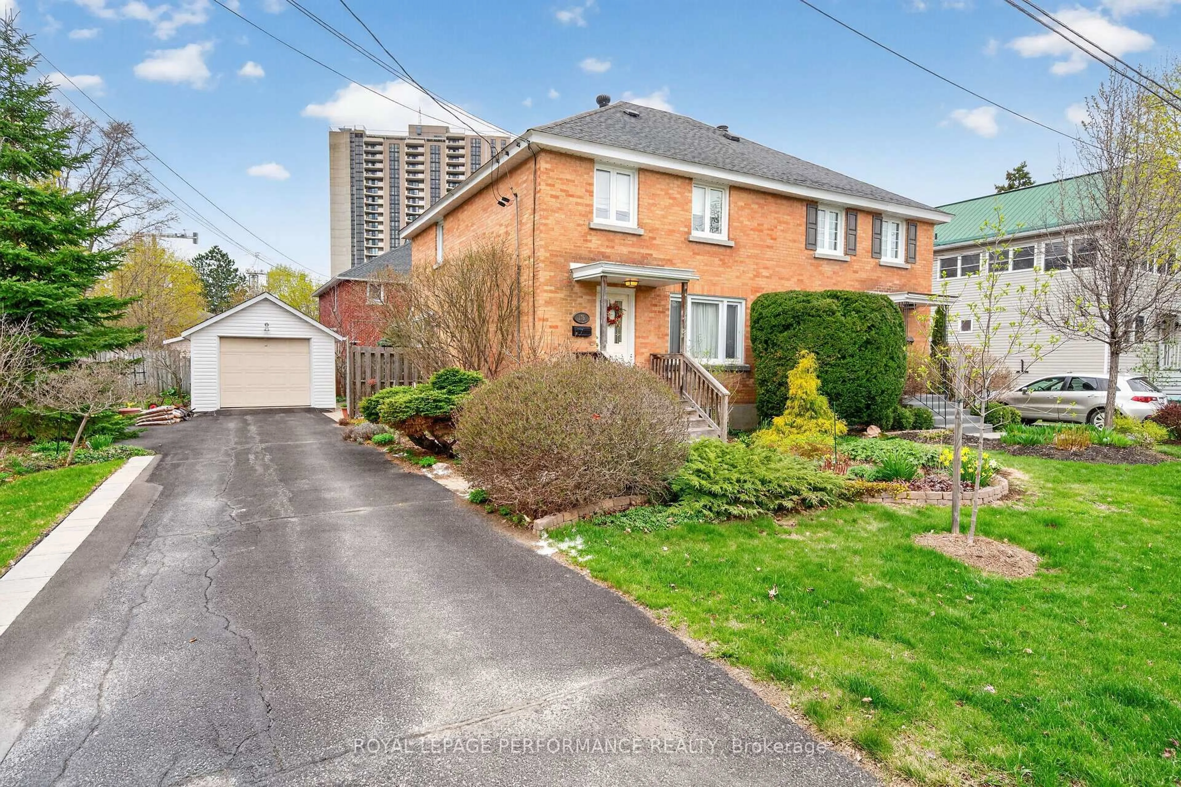A pic from outside/outdoor area/front of a property/back of a property/a pic from drone, street for 176 Compton Ave, Ottawa Ontario K2B 5A7