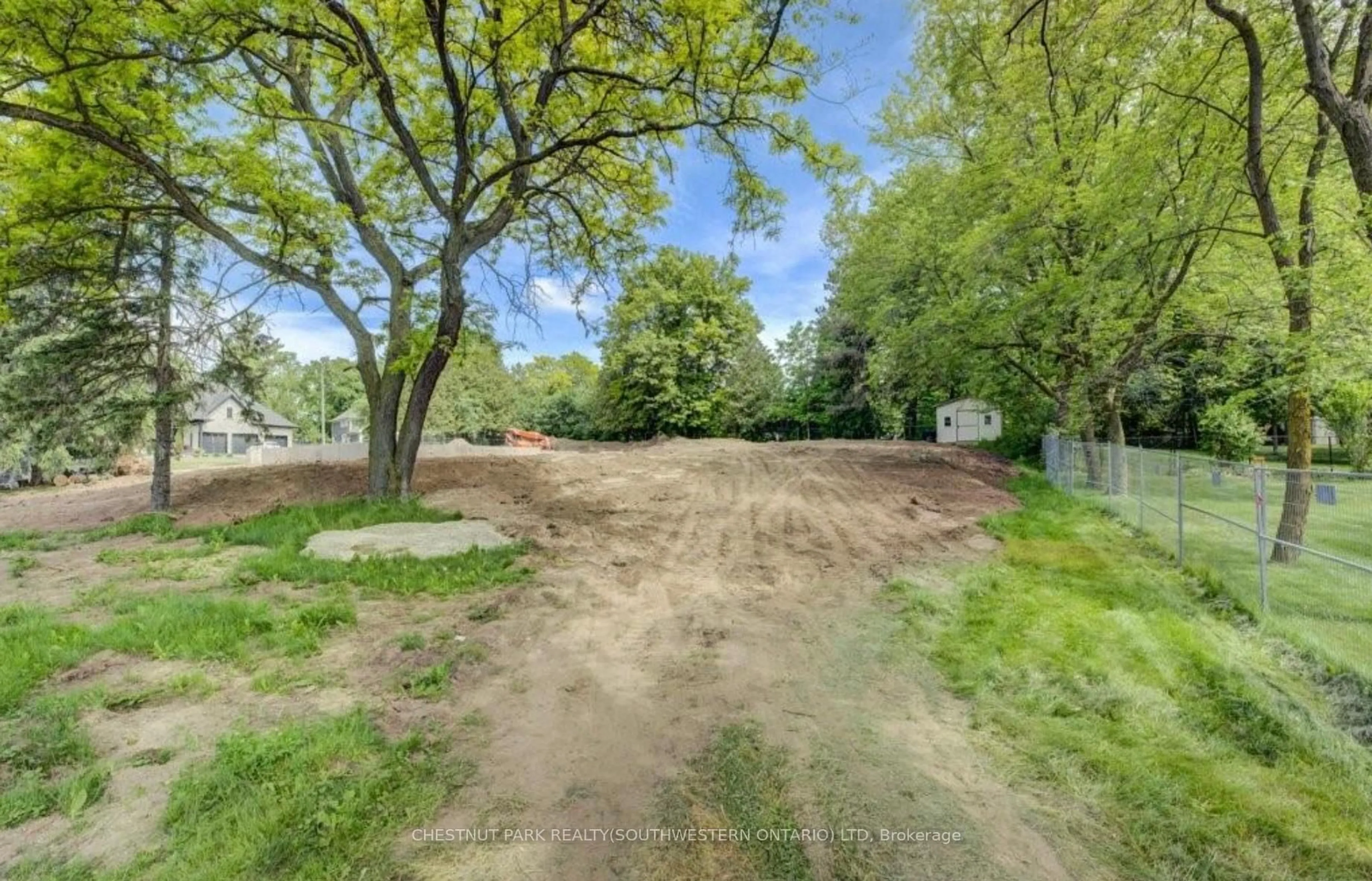 A pic from outside/outdoor area/front of a property/back of a property/a pic from drone, street for 416 Woolwich St, Waterloo Ontario N2K 2L3
