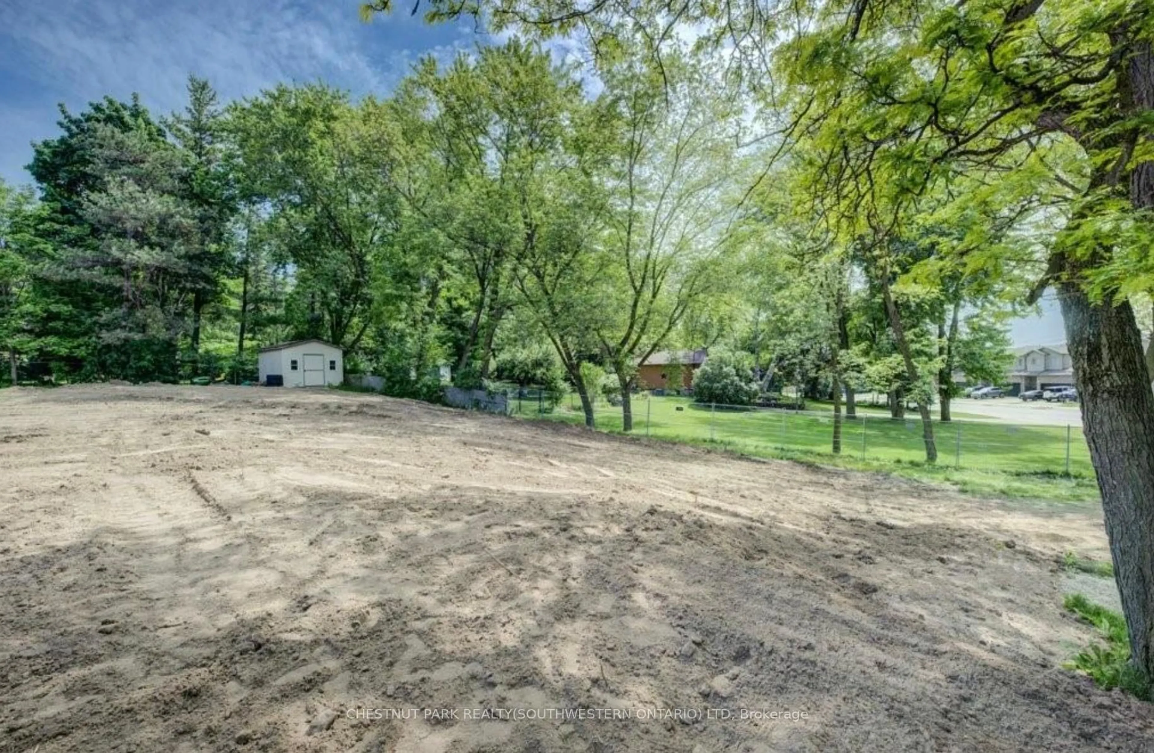 A pic from outside/outdoor area/front of a property/back of a property/a pic from drone, unknown for 416 Woolwich St, Waterloo Ontario N2K 2L3