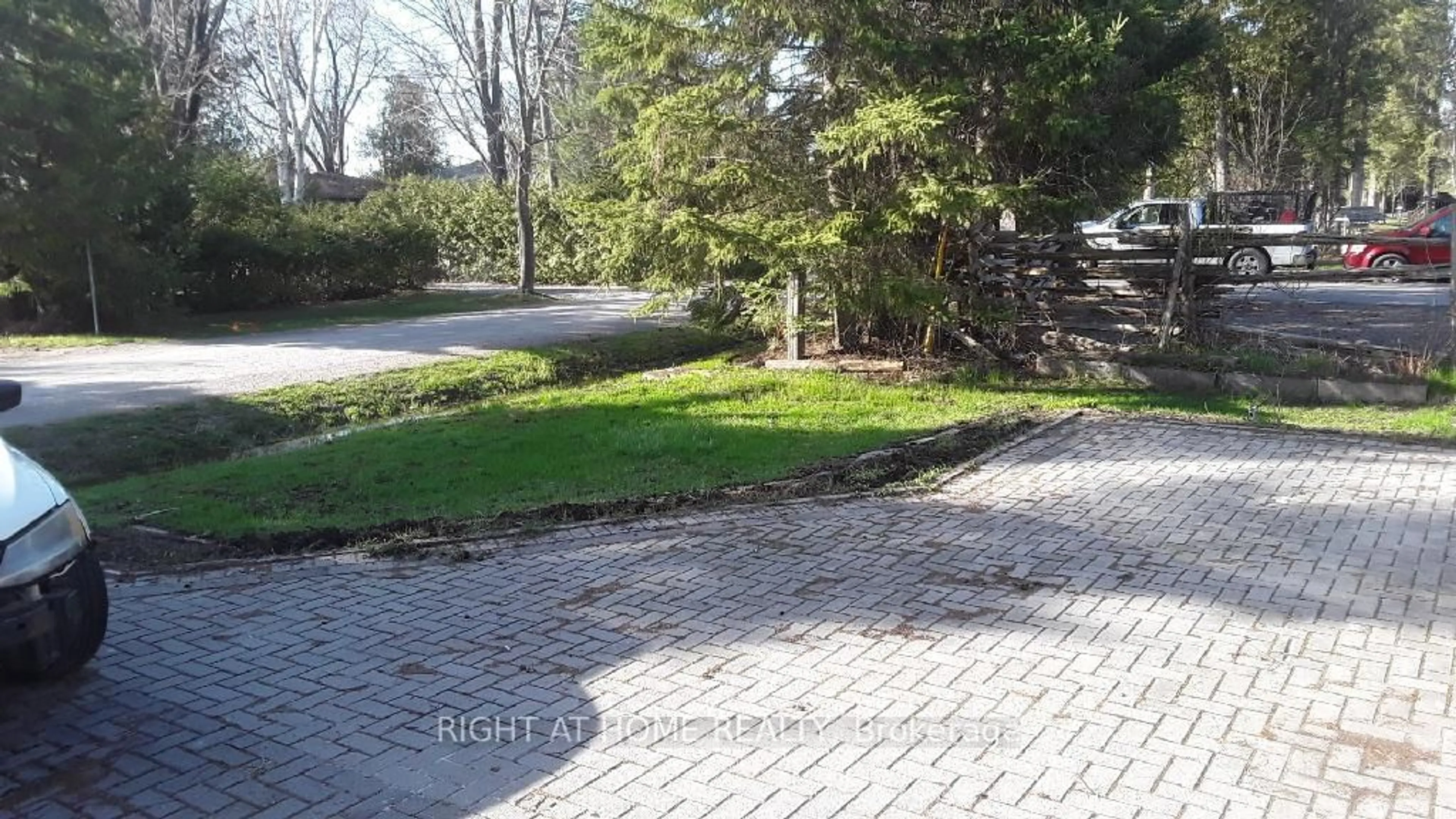 Patio, street for 71 Antiquary Rd, Kawartha Lakes Ontario K0M 2T0