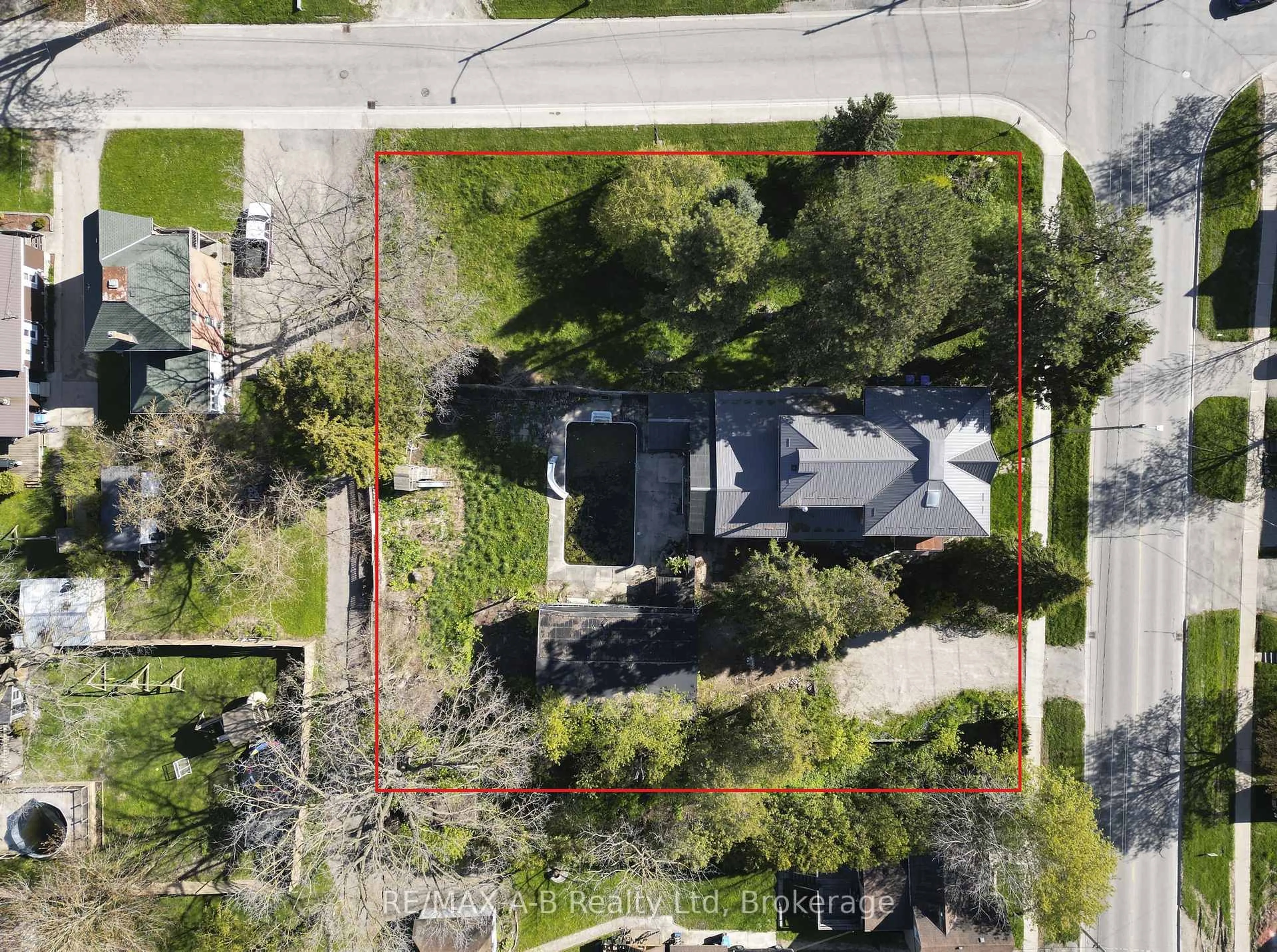 A pic from outside/outdoor area/front of a property/back of a property/a pic from drone, street for 46 Main St, Perth East Ontario N0K 1M0