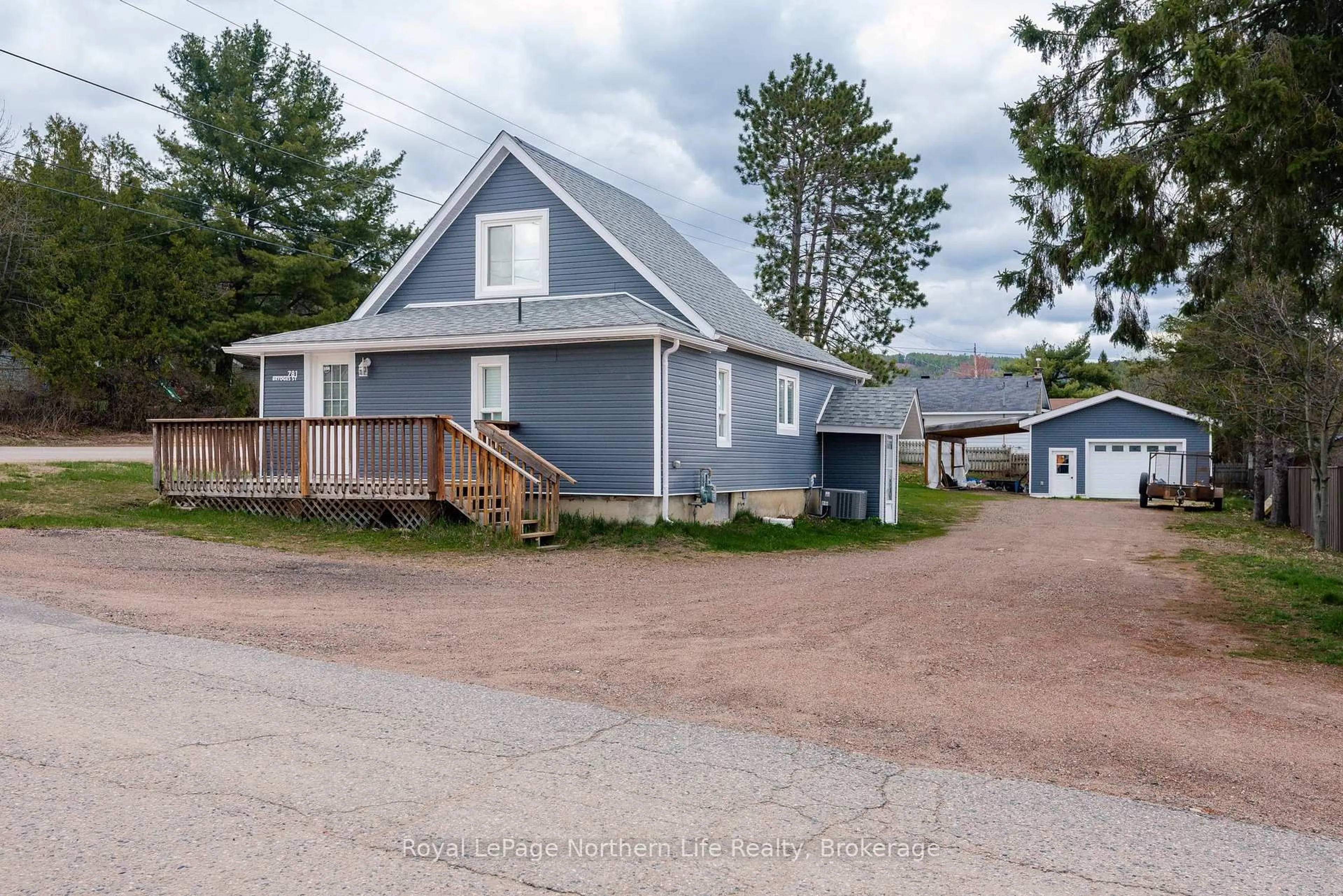 A pic from outside/outdoor area/front of a property/back of a property/a pic from drone, street for 781 Brydges St, Mattawa Ontario P0H 1V0