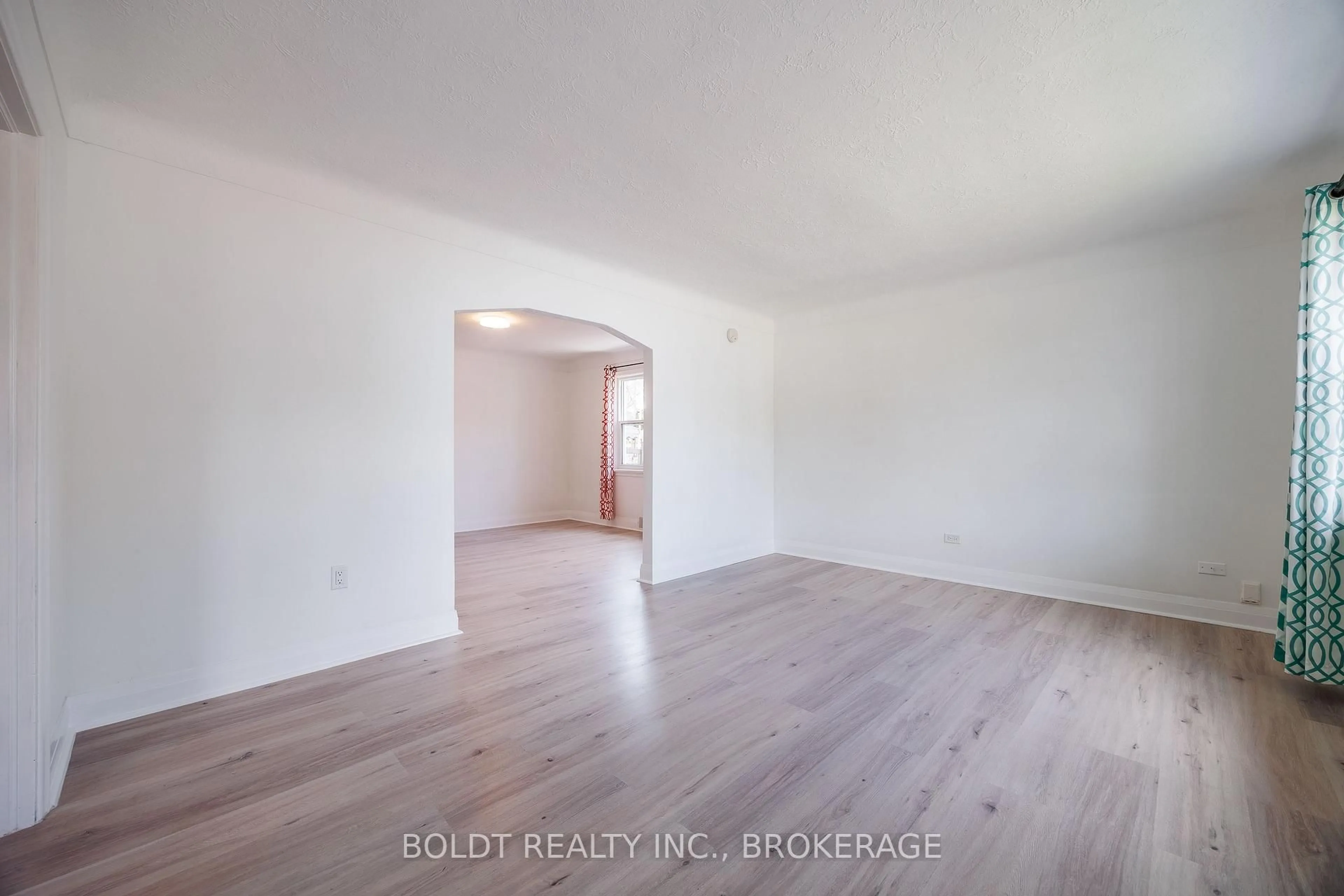 A pic of a room for 422 Welland Ave, St. Catharines Ontario L2M 5T8